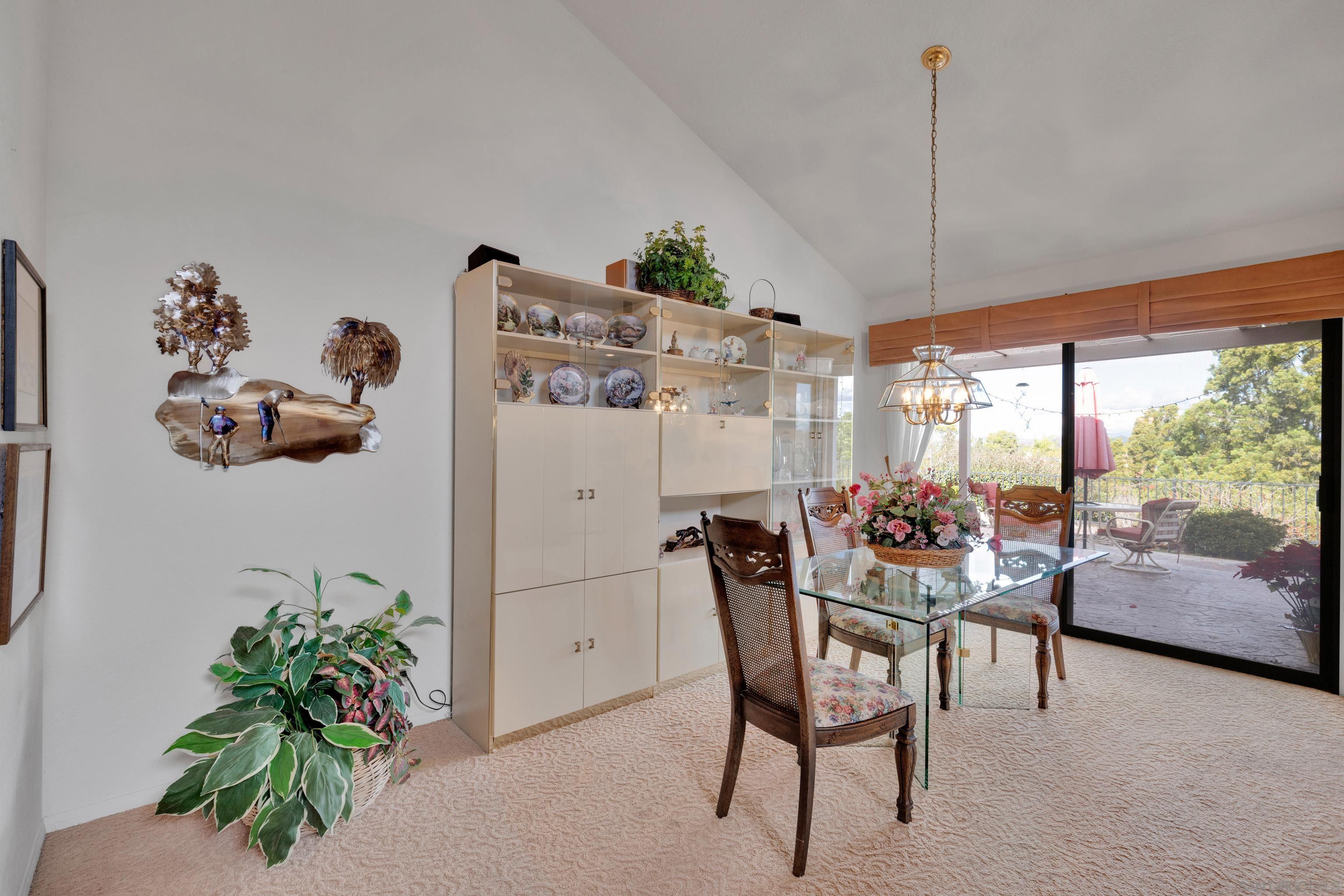 Detail Gallery Image 7 of 33 For 15753  via Calanova, San Diego,  CA 92128 - 2 Beds | 2 Baths