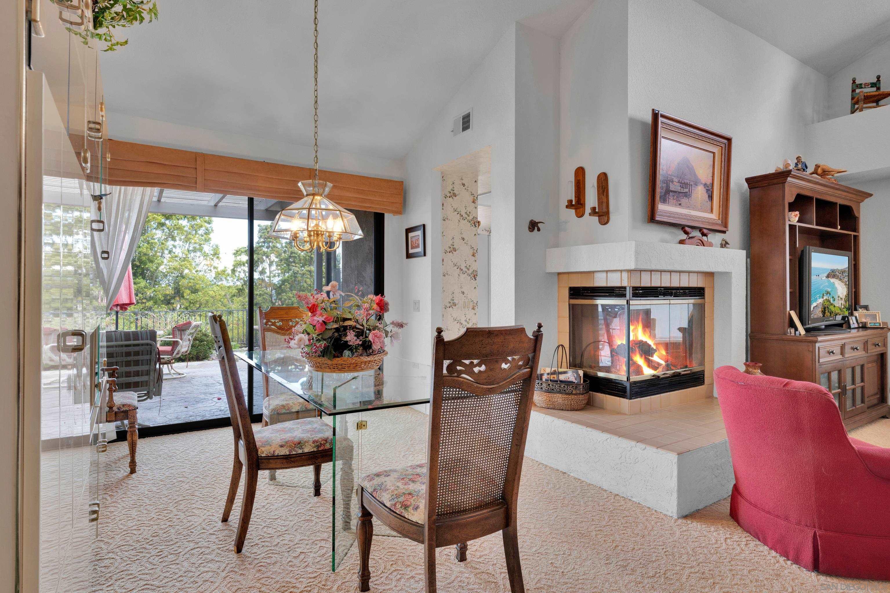 Detail Gallery Image 8 of 33 For 15753  via Calanova, San Diego,  CA 92128 - 2 Beds | 2 Baths