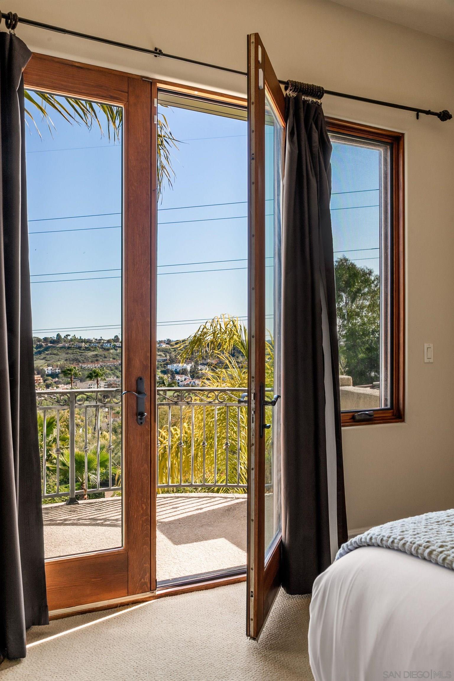 Detail Gallery Image 14 of 45 For 2922  Managua Place, Carlsbad,  CA 92009 - 7 Beds | 7/1 Baths