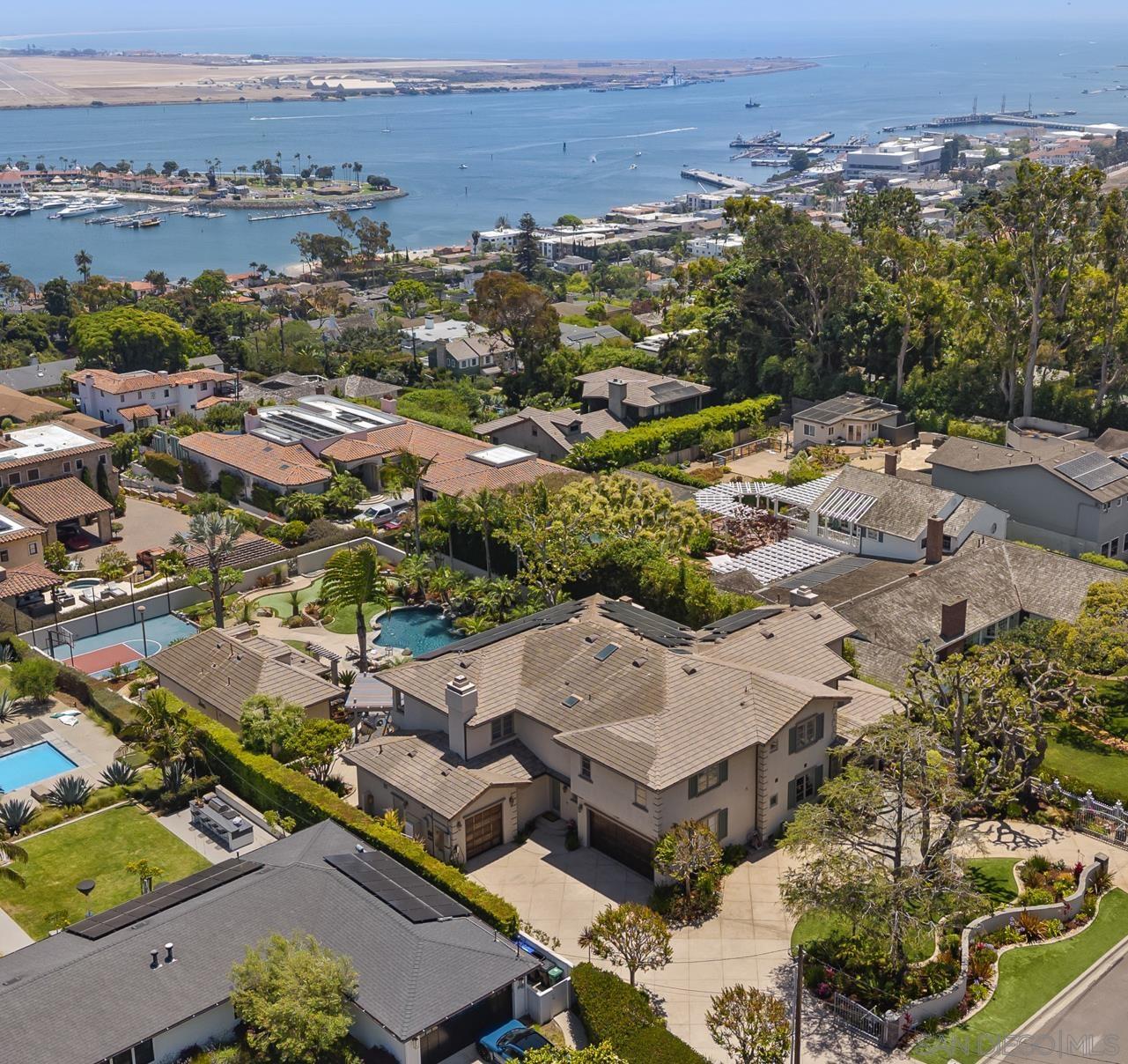 Detail Gallery Image 2 of 75 For 617  Gage Drive, San Diego,  CA 92106 - 5 Beds | 5/1 Baths