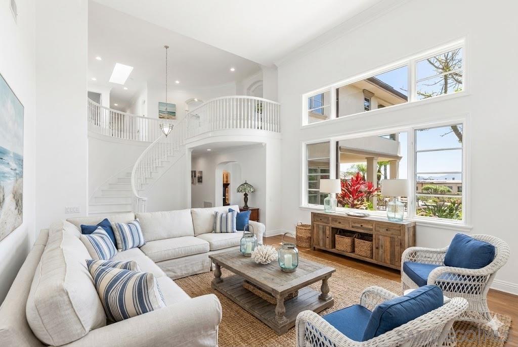 Detail Gallery Image 11 of 75 For 617  Gage Drive, San Diego,  CA 92106 - 5 Beds | 5/1 Baths