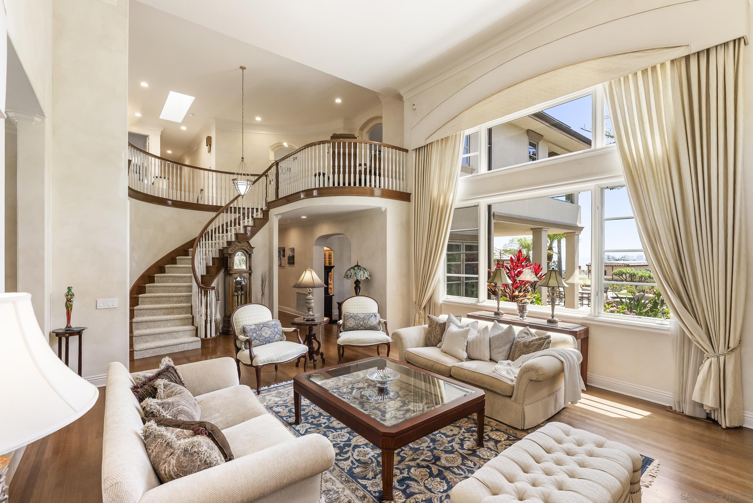 Detail Gallery Image 14 of 75 For 617  Gage Drive, San Diego,  CA 92106 - 5 Beds | 5/1 Baths