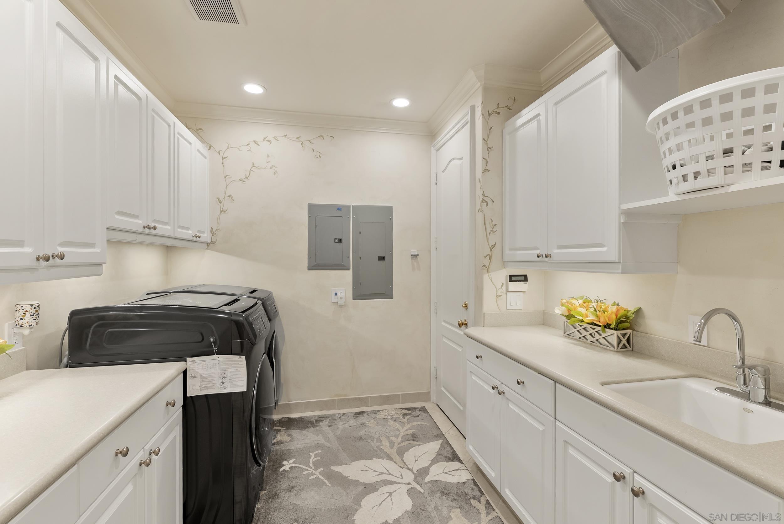 Detail Gallery Image 27 of 75 For 617  Gage Drive, San Diego,  CA 92106 - 5 Beds | 5/1 Baths