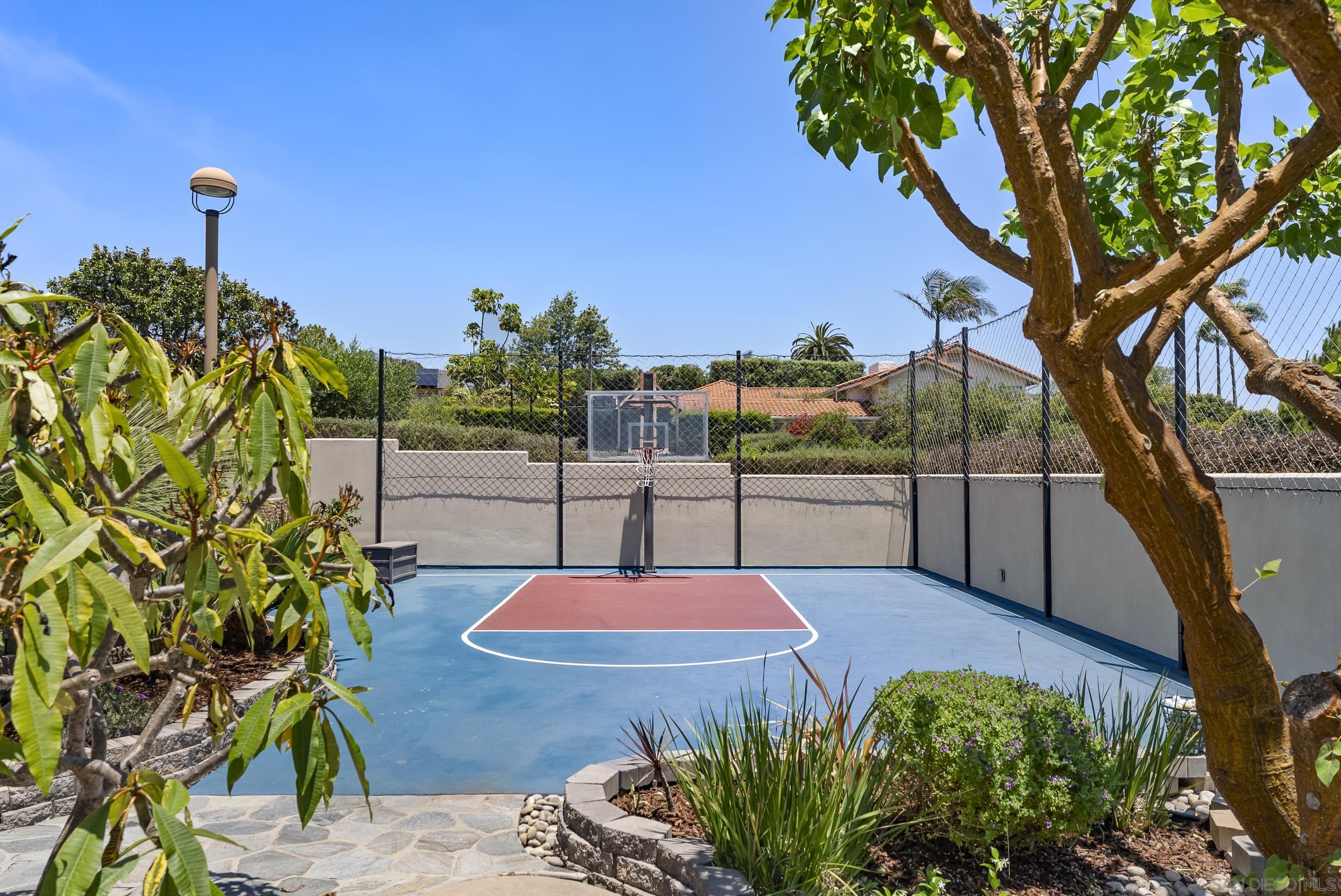 Detail Gallery Image 64 of 75 For 617  Gage Drive, San Diego,  CA 92106 - 5 Beds | 5/1 Baths