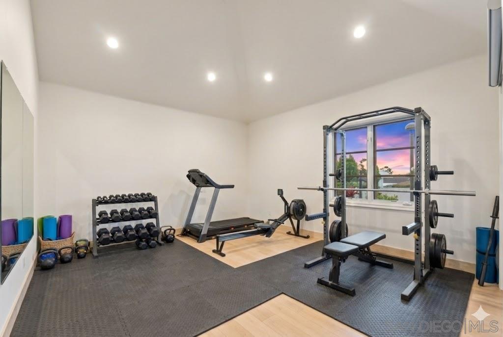 Detail Gallery Image 68 of 75 For 617  Gage Drive, San Diego,  CA 92106 - 5 Beds | 5/1 Baths