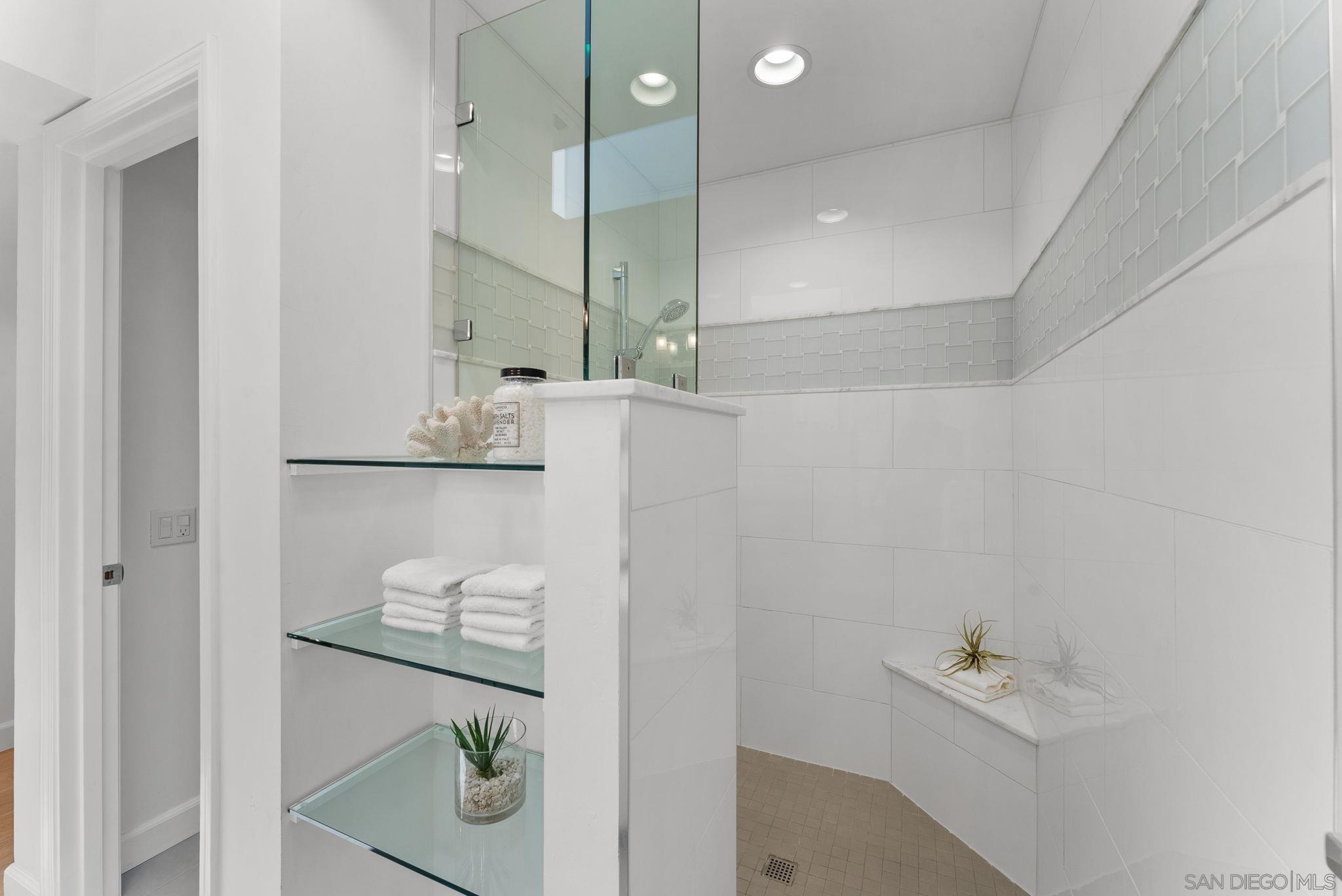 Detail Gallery Image 17 of 27 For 3127  Vista Rica, Carlsbad,  CA 92009 - 3 Beds | 2 Baths