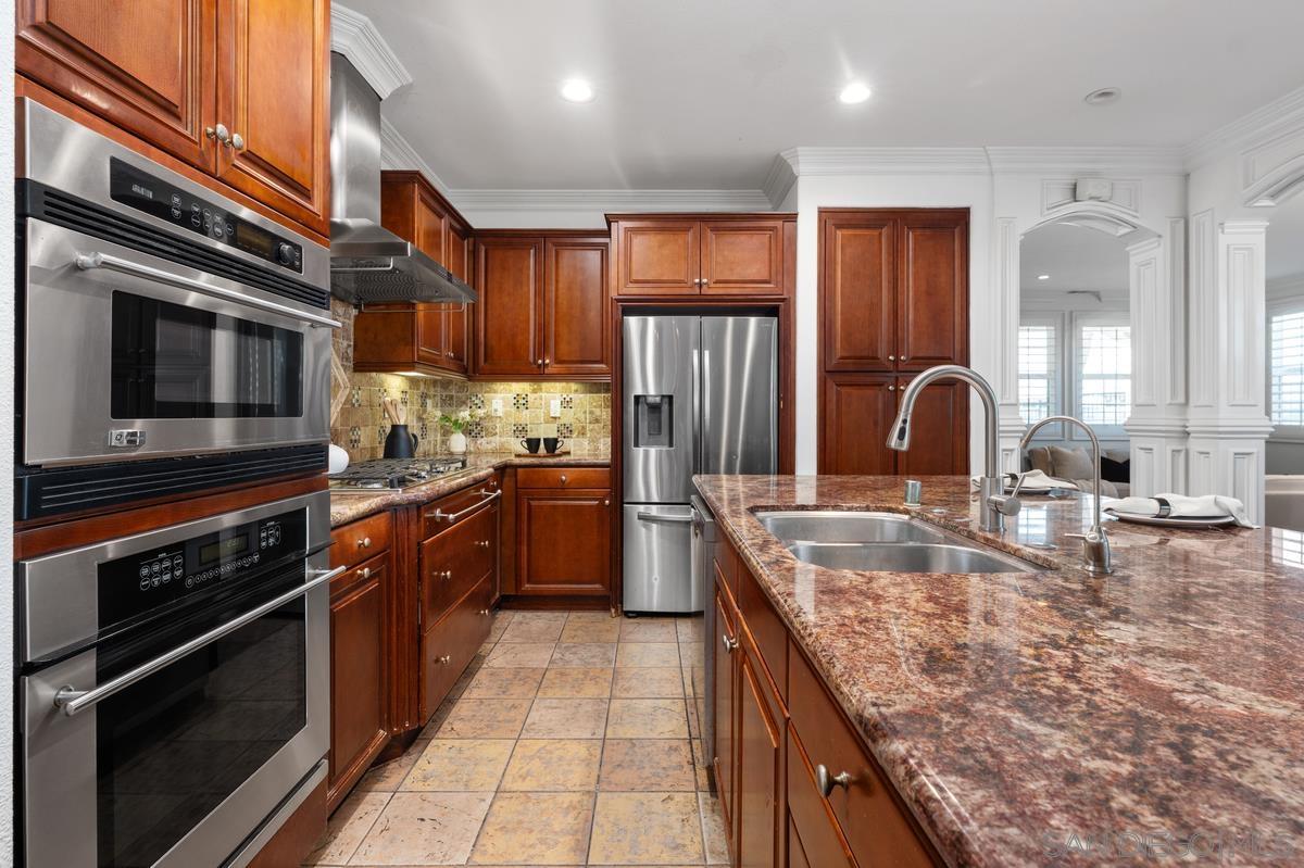 Detail Gallery Image 16 of 46 For 6096  Blue Dawn Trail, San Diego,  CA 92130 - 4 Beds | 2/1 Baths