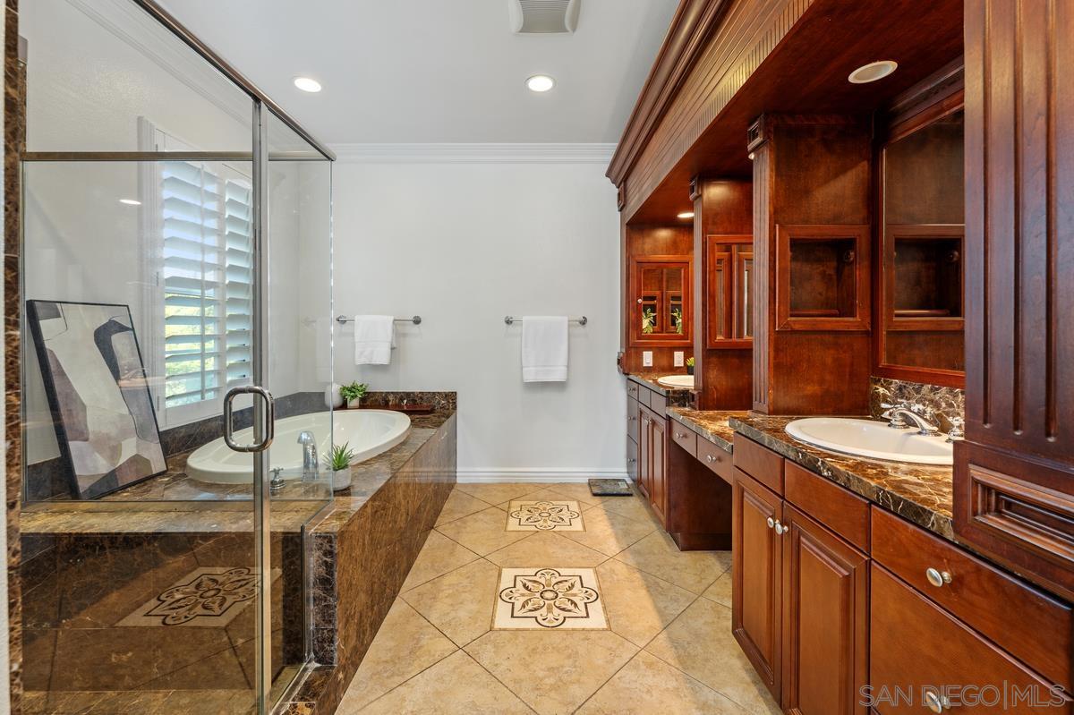 Detail Gallery Image 27 of 46 For 6096  Blue Dawn Trail, San Diego,  CA 92130 - 4 Beds | 2/1 Baths