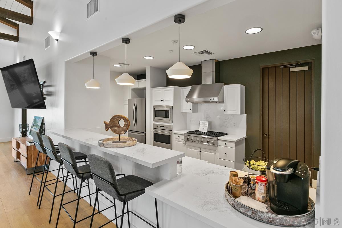 Detail Gallery Image 43 of 46 For 6096  Blue Dawn Trail, San Diego,  CA 92130 - 4 Beds | 2/1 Baths