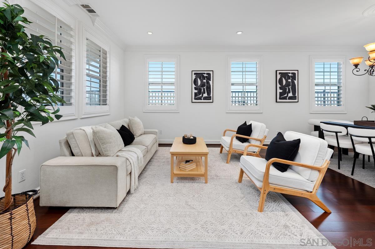 Detail Gallery Image 8 of 46 For 6096  Blue Dawn Trail, San Diego,  CA 92130 - 4 Beds | 2/1 Baths