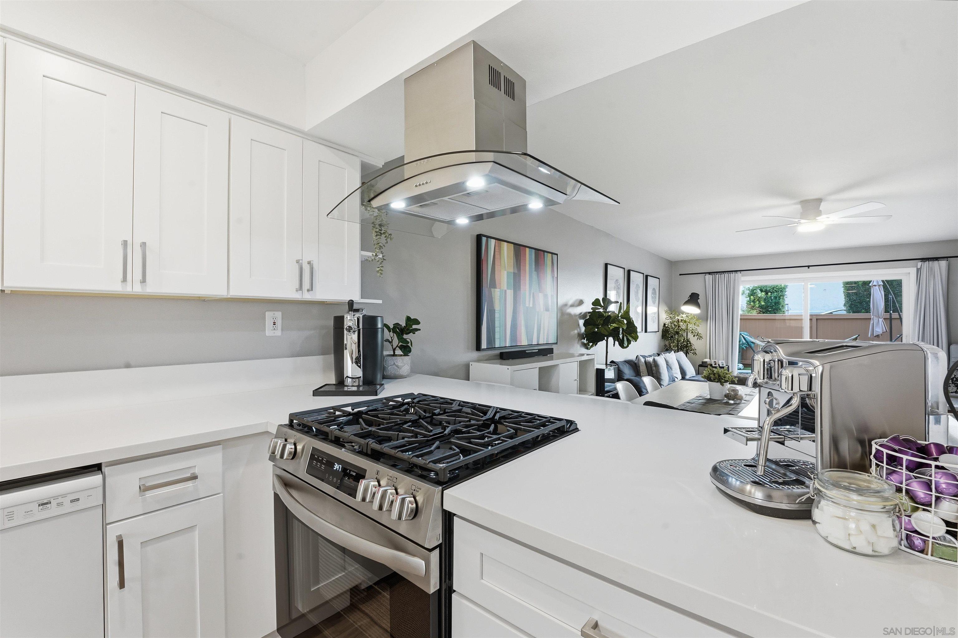 Detail Gallery Image 12 of 37 For 6795  Alvarado Rd  #3,  San Diego,  CA 92120 - 3 Beds | 2/1 Baths