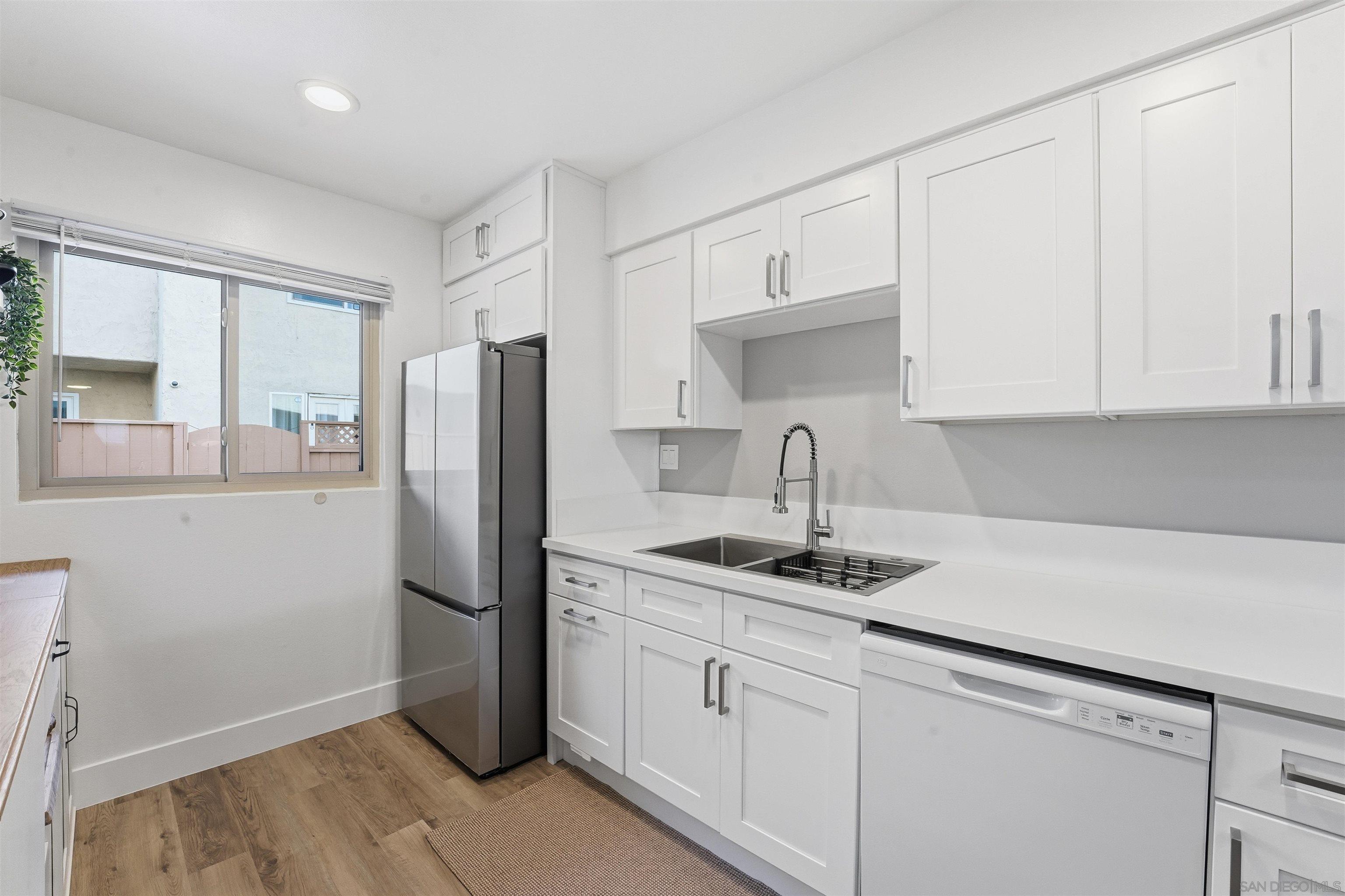 Detail Gallery Image 13 of 37 For 6795  Alvarado Rd  #3,  San Diego,  CA 92120 - 3 Beds | 2/1 Baths