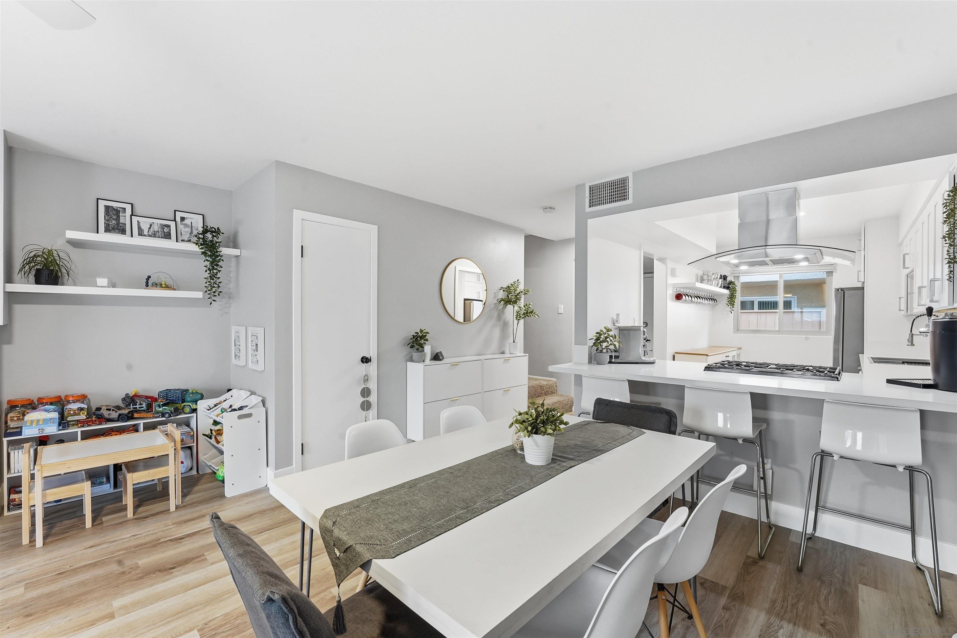 Detail Gallery Image 9 of 37 For 6795  Alvarado Rd  #3,  San Diego,  CA 92120 - 3 Beds | 2/1 Baths