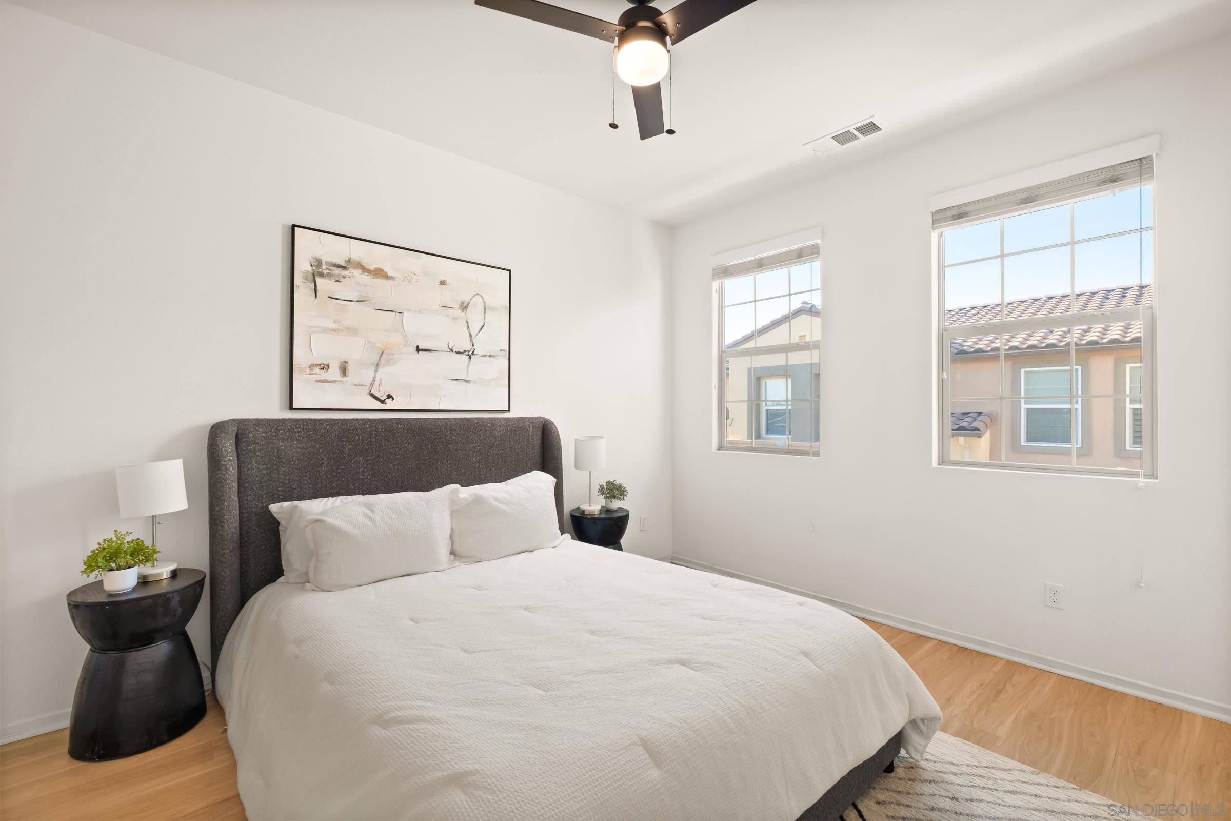 Detail Gallery Image 17 of 52 For 1118  via Lucero, Oceanside,  CA 92056 - 4 Beds | 3/1 Baths
