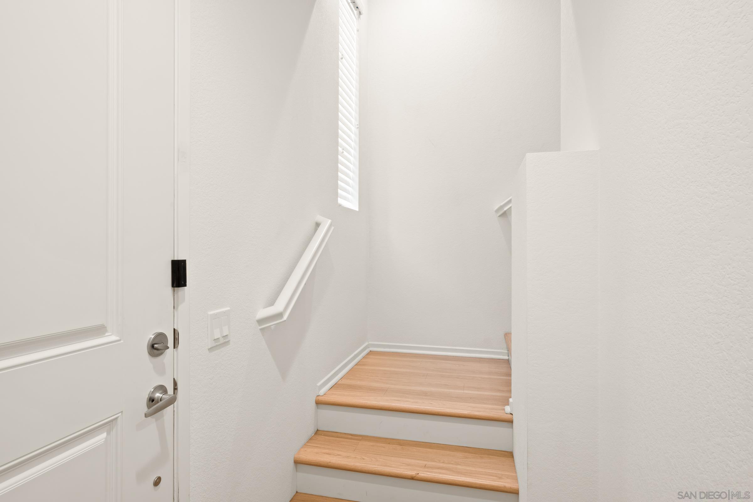 Detail Gallery Image 32 of 52 For 1118  via Lucero, Oceanside,  CA 92056 - 4 Beds | 3/1 Baths