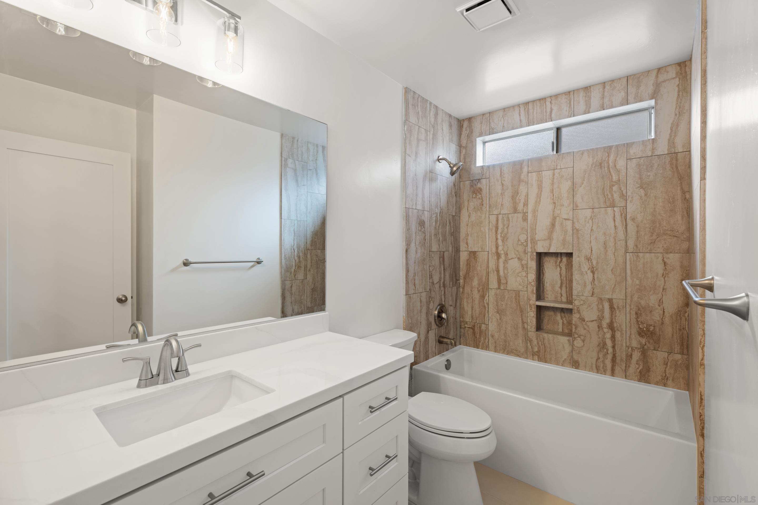 Detail Gallery Image 18 of 21 For 4216  Esperanza Way, Oceanside,  CA 92056 - 3 Beds | 2/1 Baths