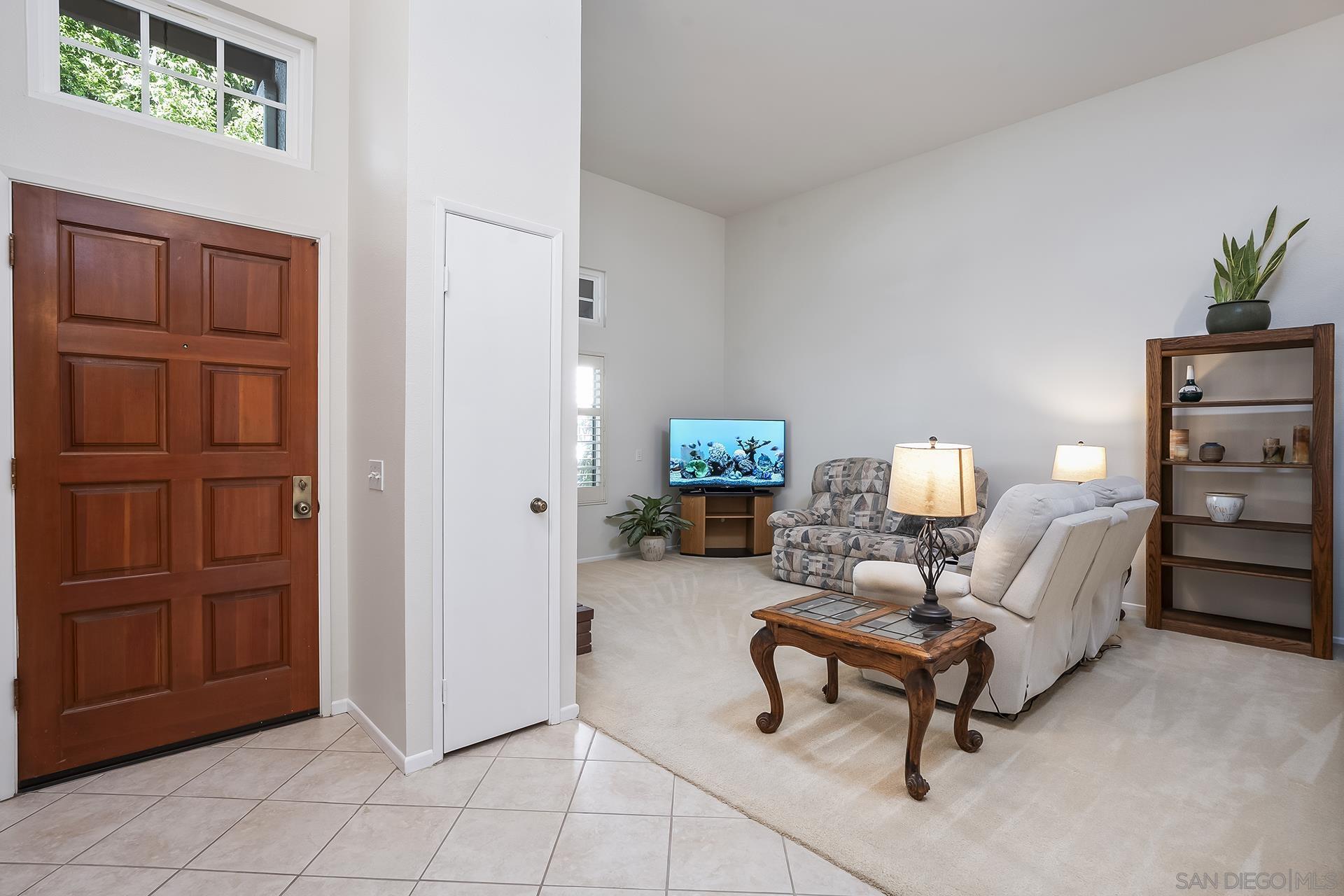 Detail Gallery Image 4 of 38 For 3436  Mission Mesa Way, San Diego,  CA 92120 - 2 Beds | 2/1 Baths