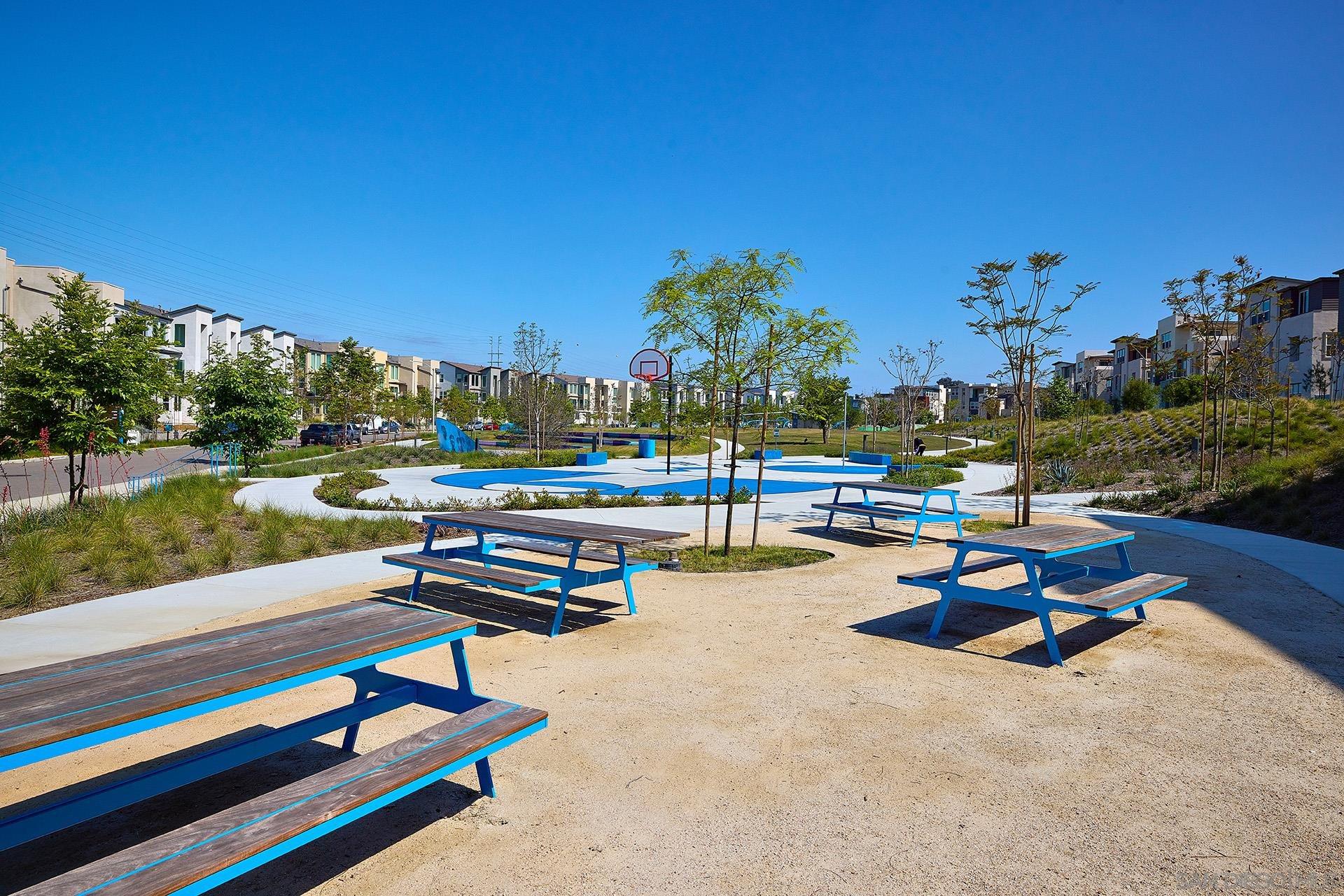 Detail Gallery Image 33 of 39 For 10992  Lotta Ct, San Diego,  CA 92126 - 3 Beds | 2/1 Baths