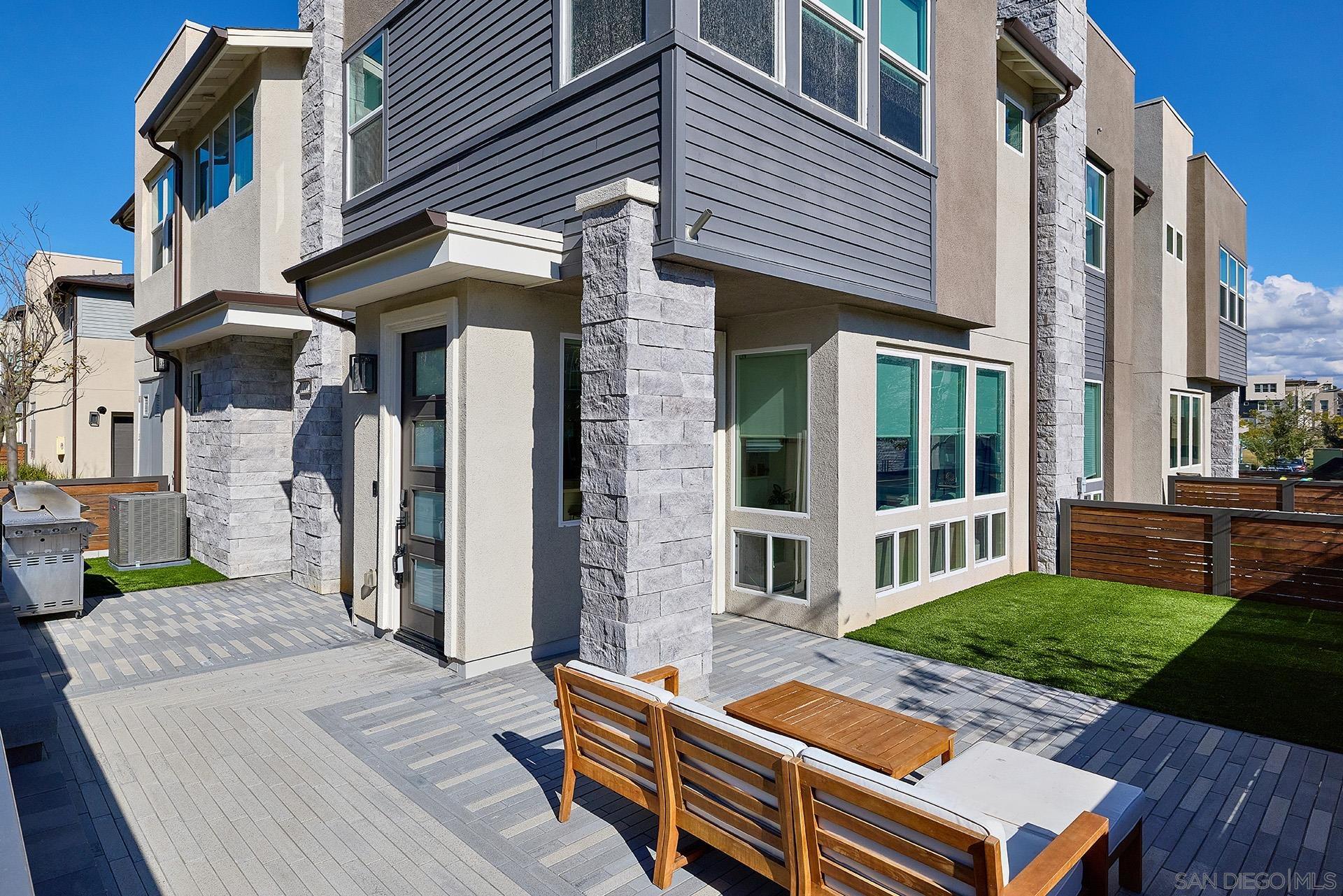 Detail Gallery Image 7 of 39 For 10992  Lotta Ct, San Diego,  CA 92126 - 3 Beds | 2/1 Baths