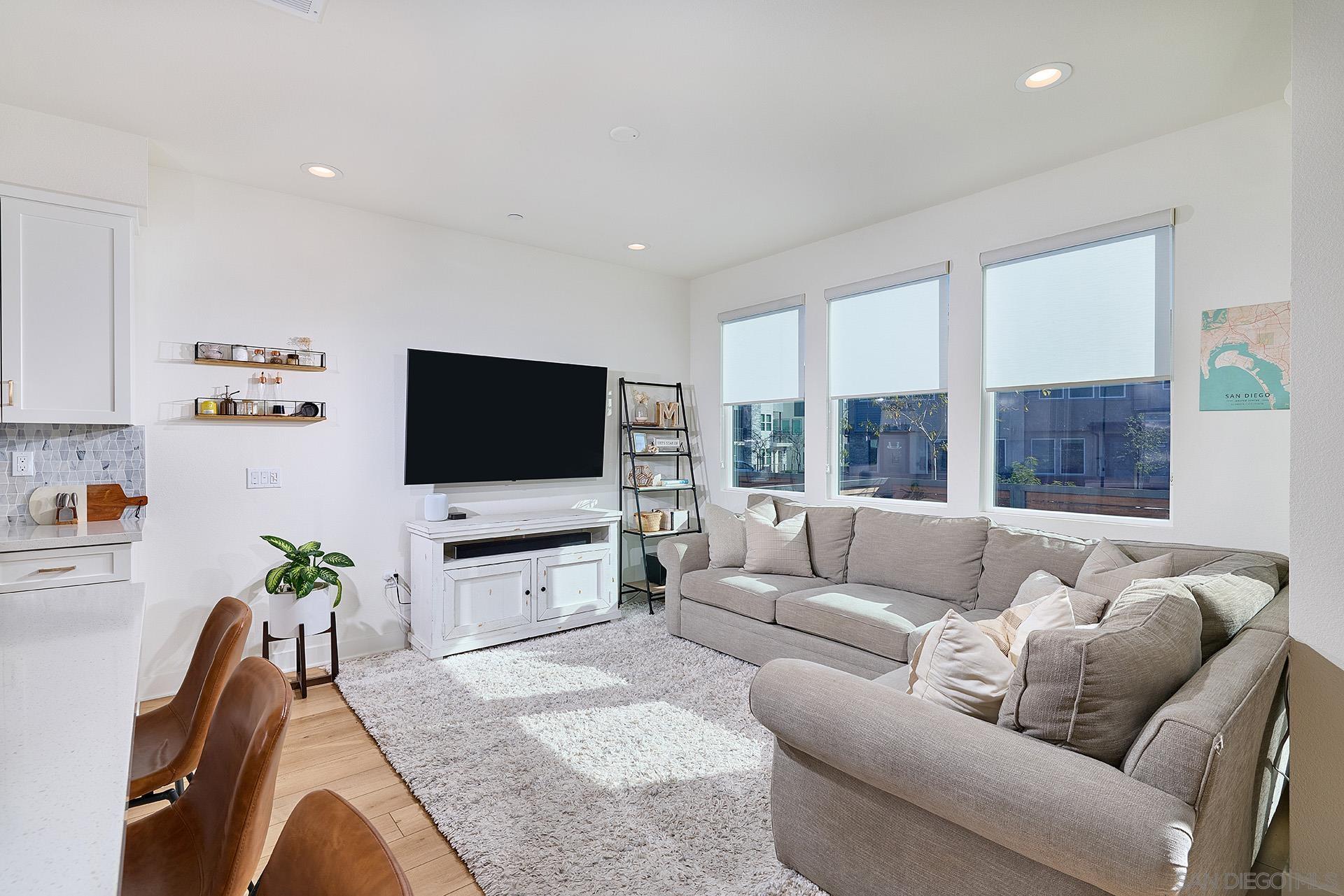 Detail Gallery Image 10 of 39 For 10992  Lotta Ct, San Diego,  CA 92126 - 3 Beds | 2/1 Baths