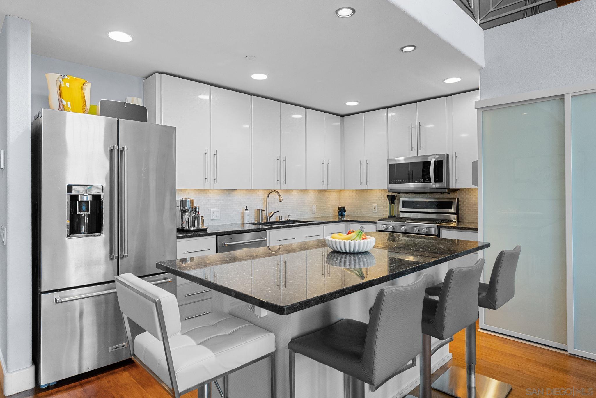 Detail Gallery Image 13 of 30 For 4640  Park Blvd  #C,  San Diego,  CA 92116 - 2 Beds | 2 Baths