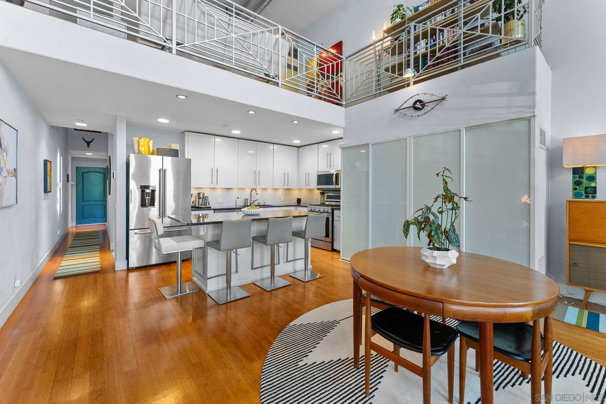 Detail Gallery Image 9 of 30 For 4640  Park Blvd  #C,  San Diego,  CA 92116 - 2 Beds | 2 Baths