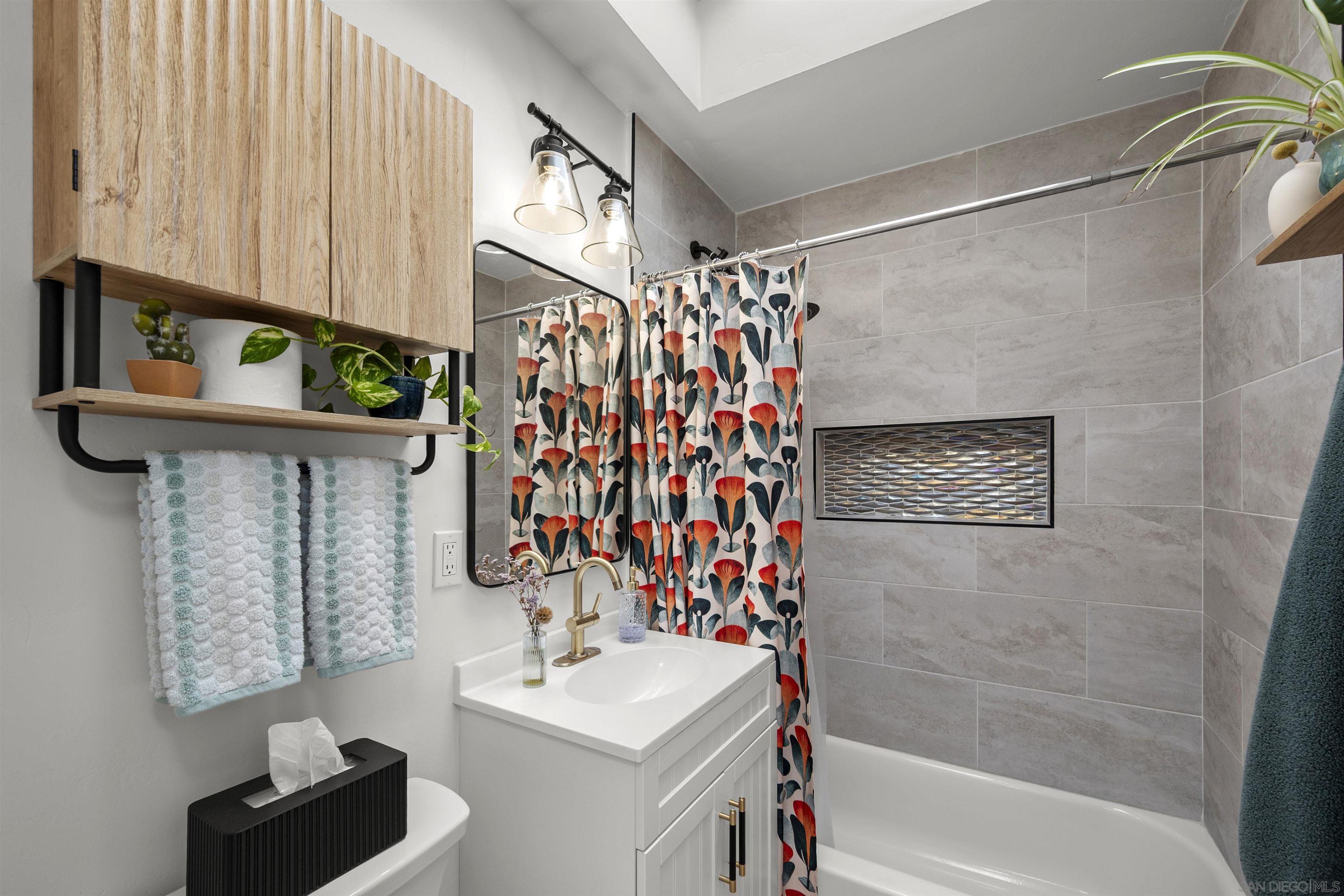 Detail Gallery Image 17 of 50 For 4615  Wendell St, San Diego,  CA 92105 - 3 Beds | 2 Baths