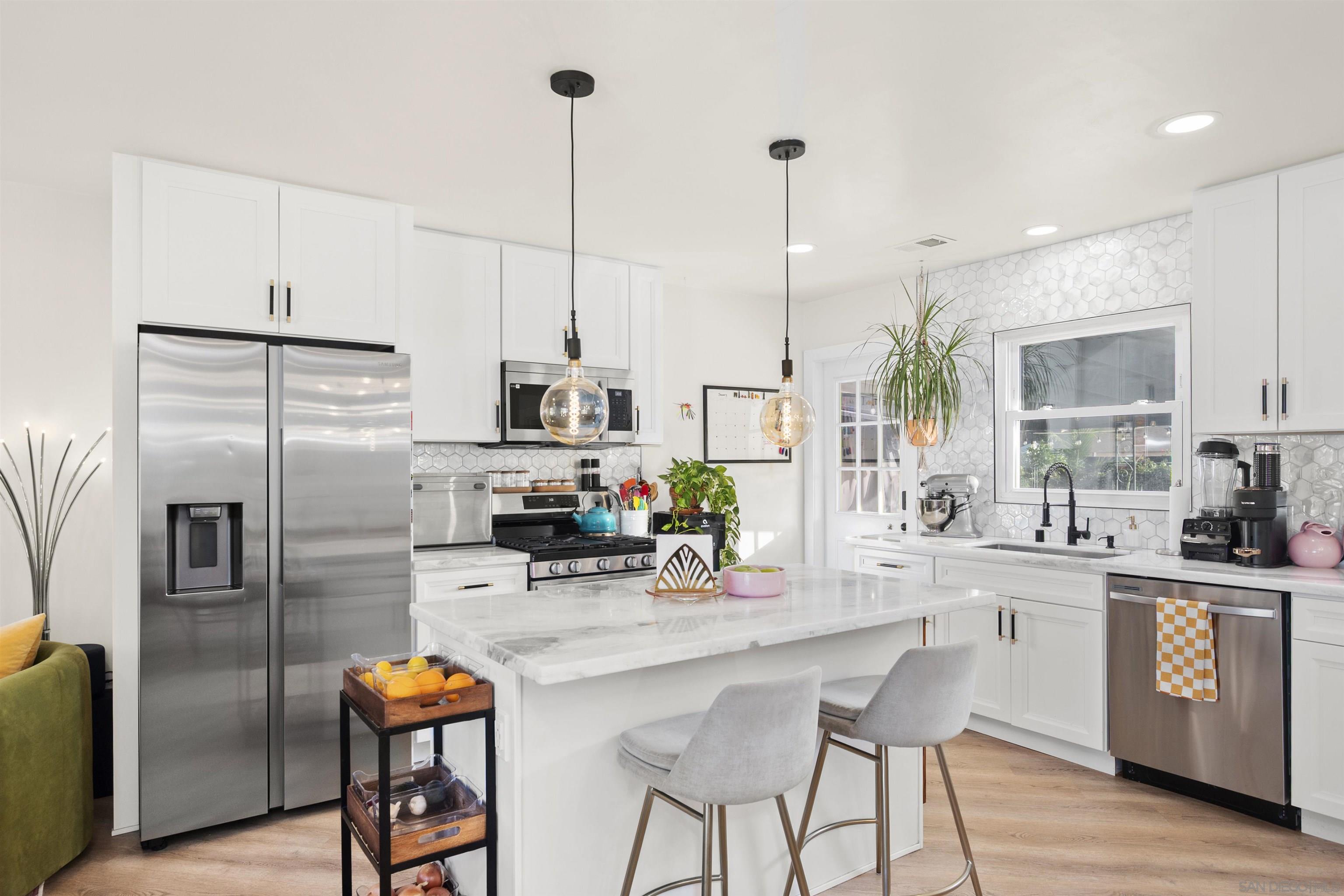 Detail Gallery Image 6 of 50 For 4615  Wendell St, San Diego,  CA 92105 - 3 Beds | 2 Baths