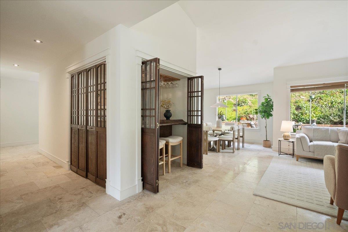 Detail Gallery Image 4 of 37 For 1760  Woodbine Pl, Oceanside,  CA 92054 - 4 Beds | 2 Baths