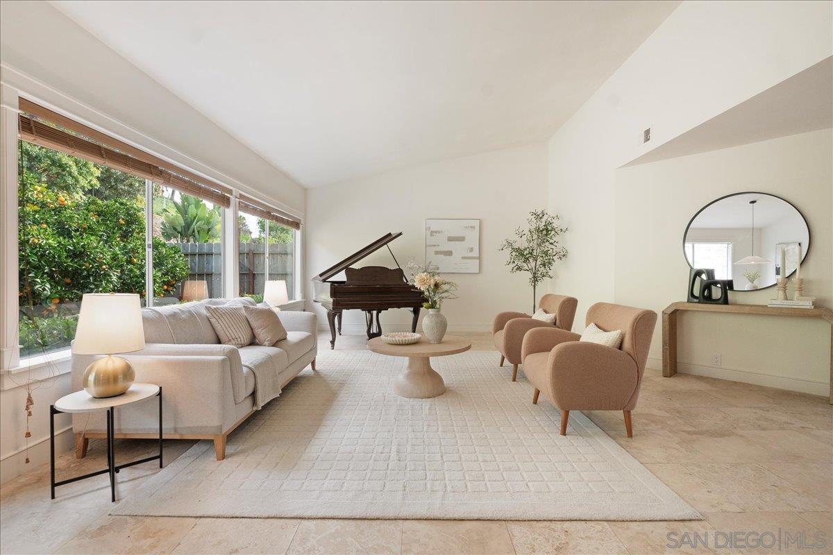 Detail Gallery Image 5 of 37 For 1760  Woodbine Pl, Oceanside,  CA 92054 - 4 Beds | 2 Baths