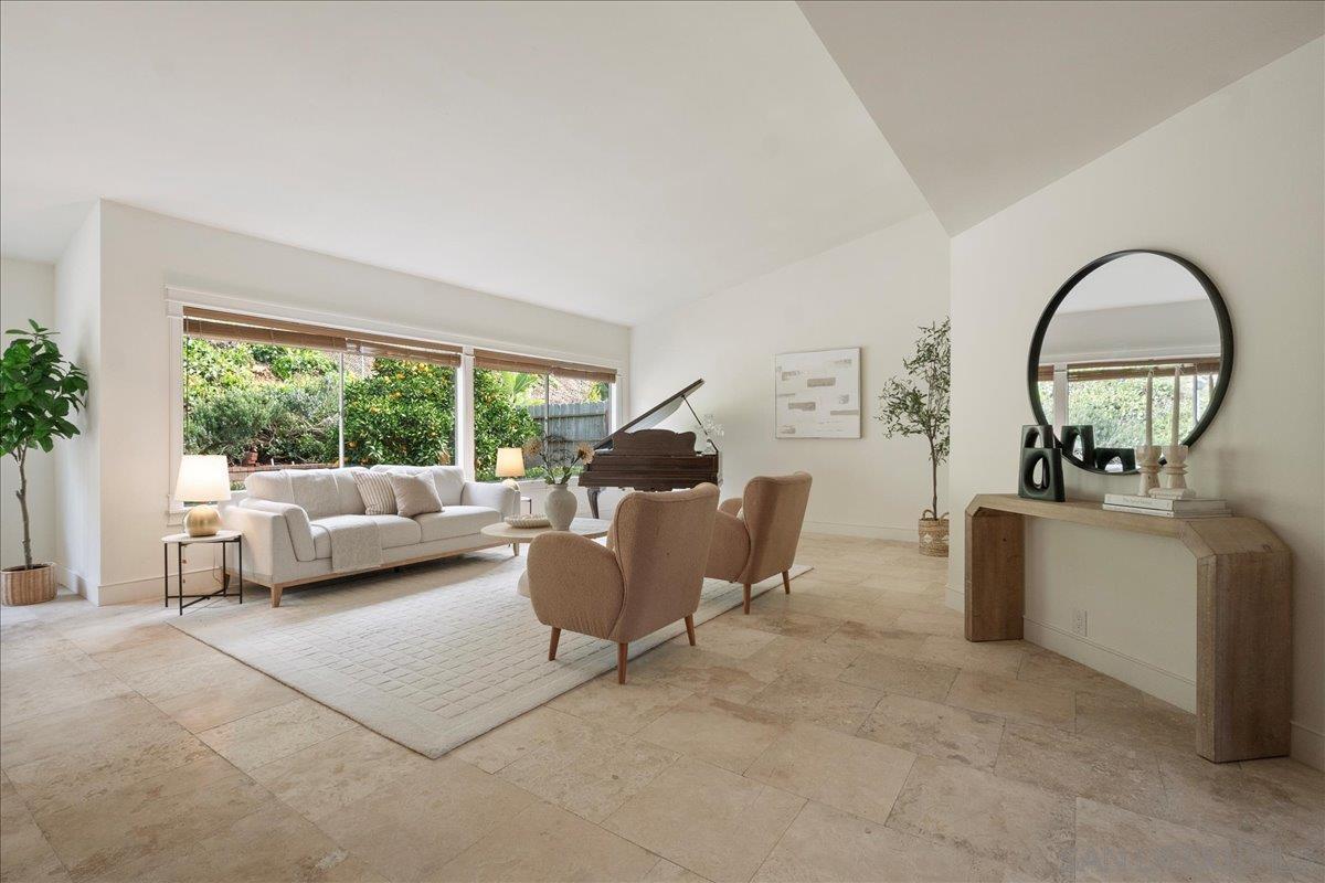 Detail Gallery Image 6 of 37 For 1760  Woodbine Pl, Oceanside,  CA 92054 - 4 Beds | 2 Baths