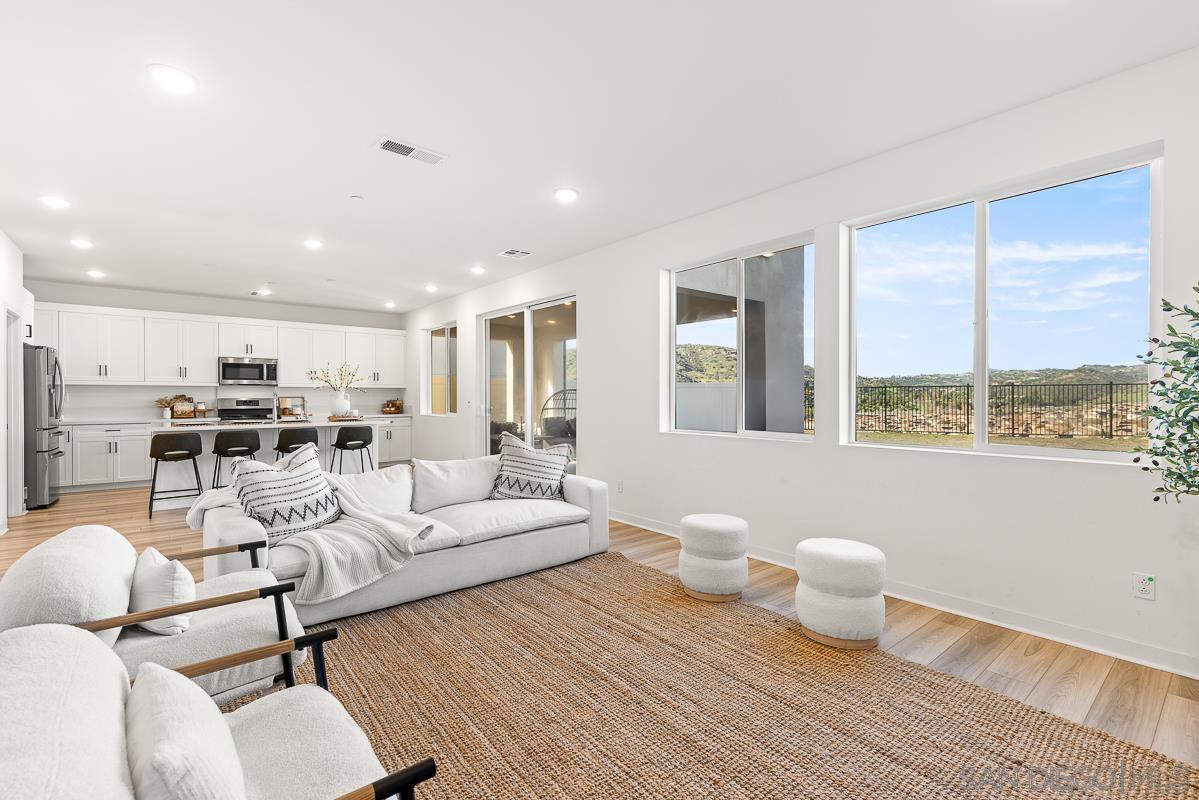 Detail Gallery Image 11 of 62 For 316  Canter Court, Fallbrook,  CA 92028 - 5 Beds | 3 Baths