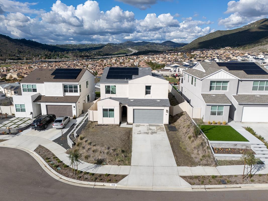 Detail Gallery Image 3 of 62 For 316  Canter Court, Fallbrook,  CA 92028 - 5 Beds | 3 Baths