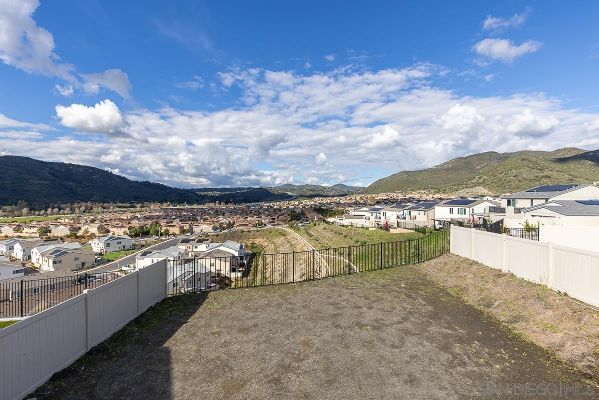 Detail Gallery Image 25 of 62 For 316  Canter Court, Fallbrook,  CA 92028 - 5 Beds | 3 Baths