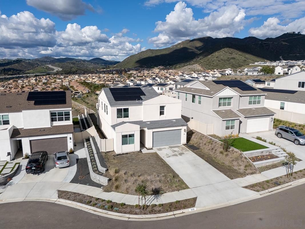 Detail Gallery Image 4 of 62 For 316  Canter Court, Fallbrook,  CA 92028 - 5 Beds | 3 Baths