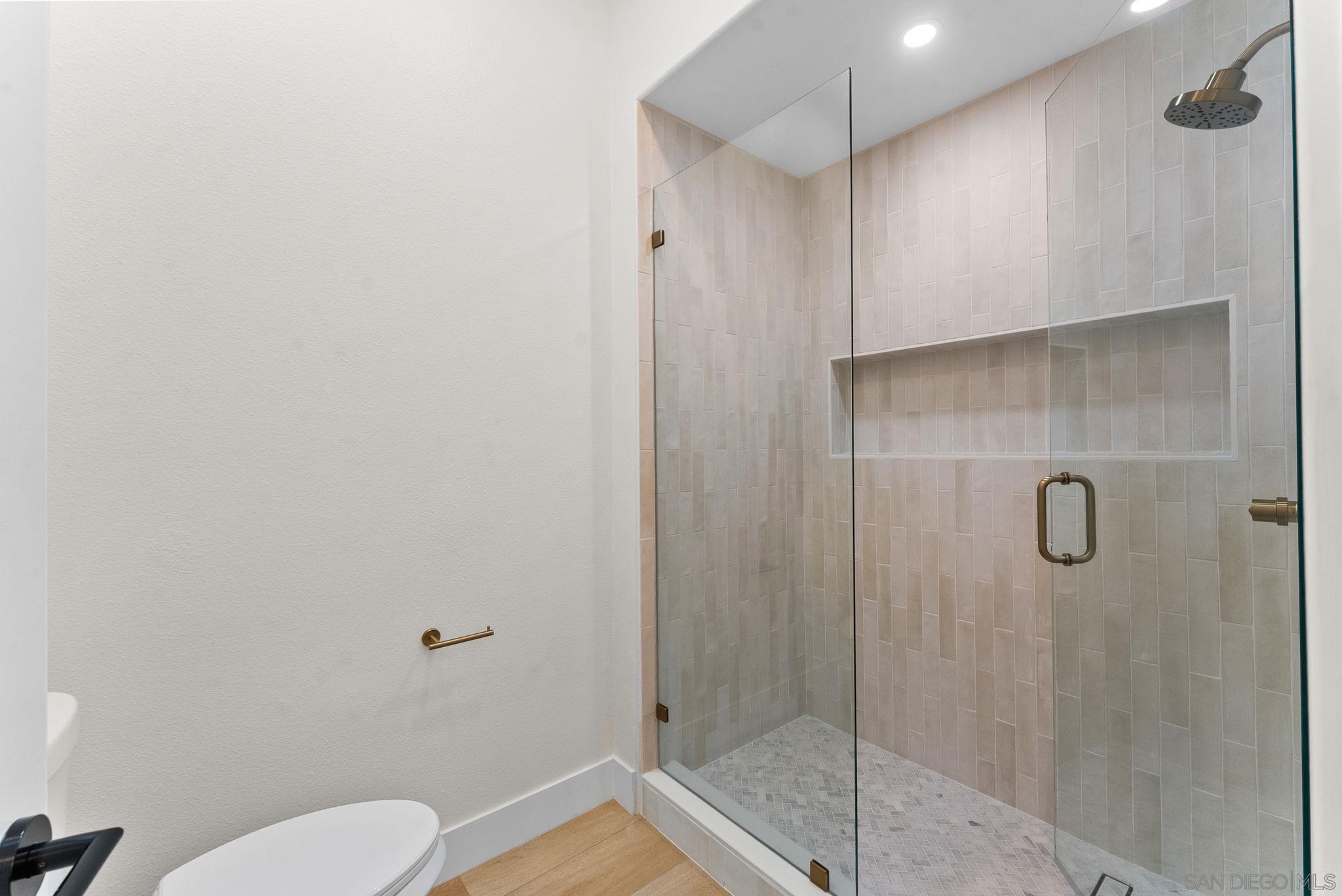 Detail Gallery Image 19 of 32 For 4676  Barcelona Way, Oceanside,  CA 92056 - 3 Beds | 2 Baths