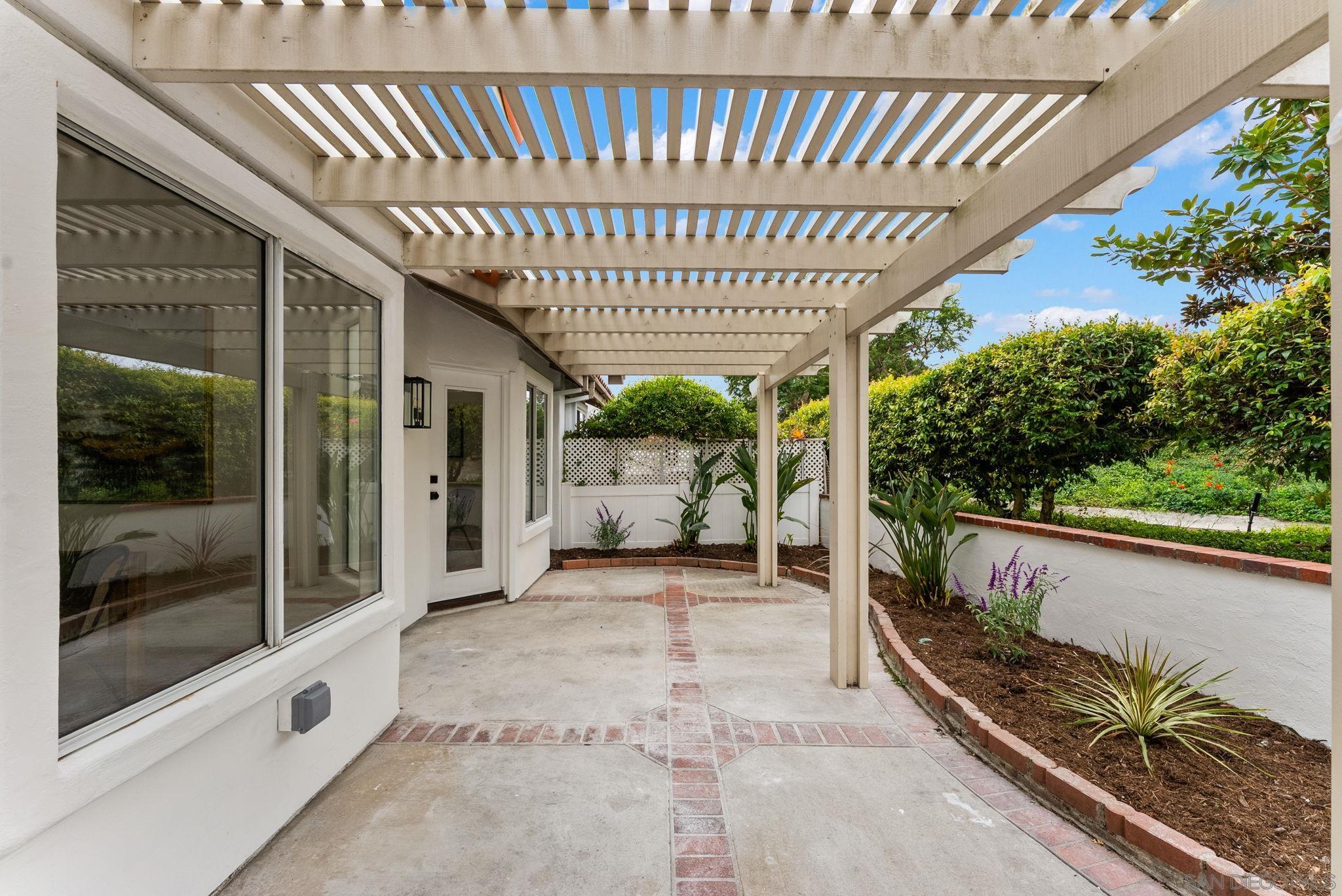 Detail Gallery Image 7 of 29 For 4695  Adra Way, Oceanside,  CA 92056 - 3 Beds | 2 Baths