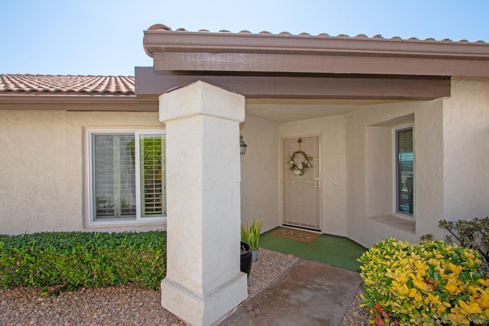 Detail Gallery Image 2 of 30 For 17762  Plaza Acosta, San Diego,  CA 92128 - 3 Beds | 2 Baths