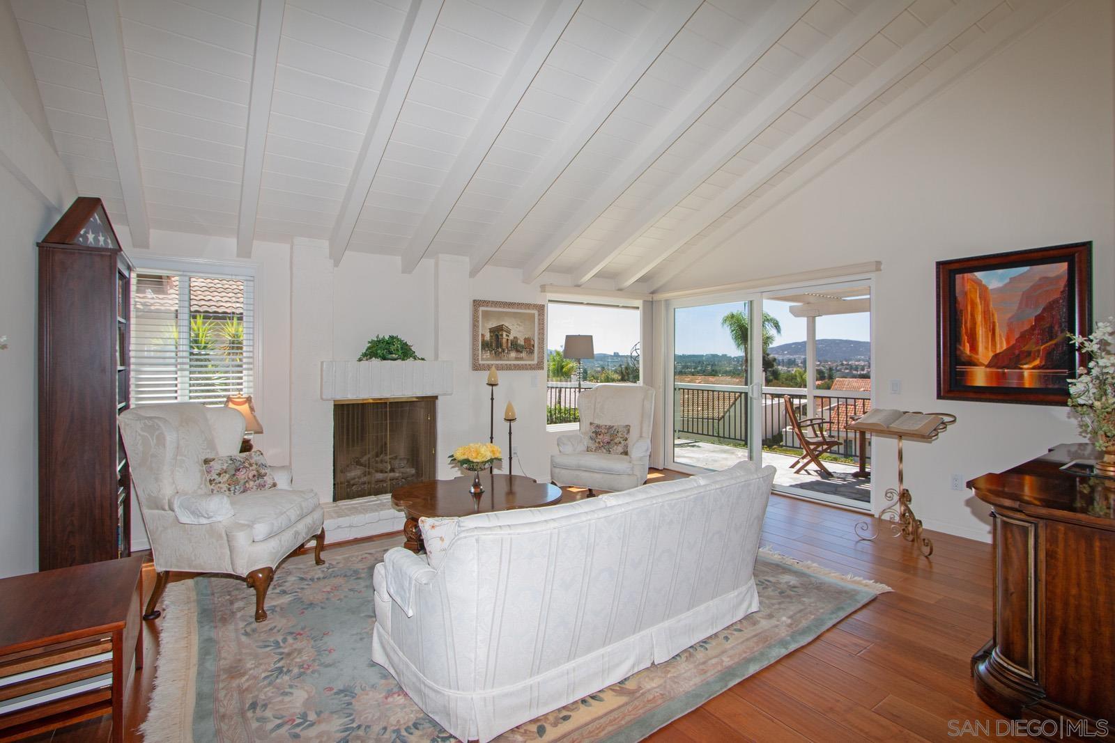 Detail Gallery Image 7 of 30 For 17762  Plaza Acosta, San Diego,  CA 92128 - 3 Beds | 2 Baths