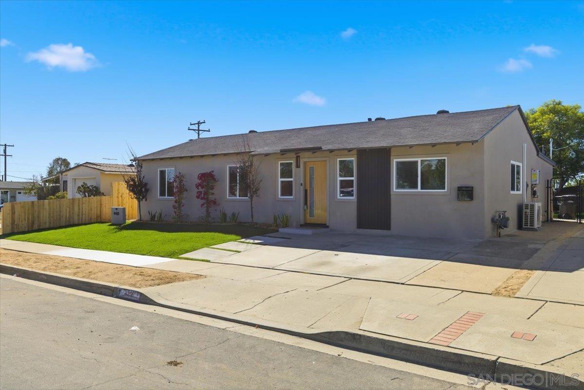 Detail Gallery Image 2 of 29 For 4410  Gila Ave, San Diego,  CA 92117 - 4 Beds | 2 Baths