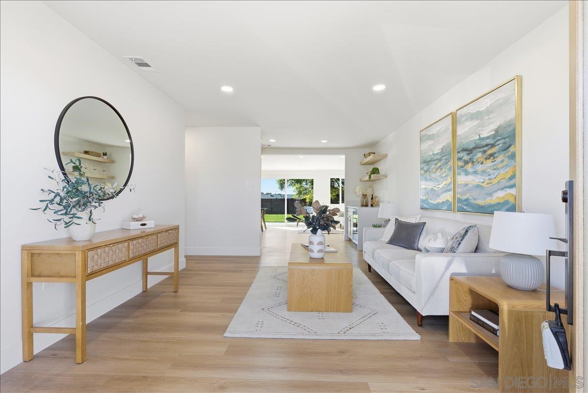 Detail Gallery Image 5 of 29 For 4410  Gila Ave, San Diego,  CA 92117 - 4 Beds | 2 Baths