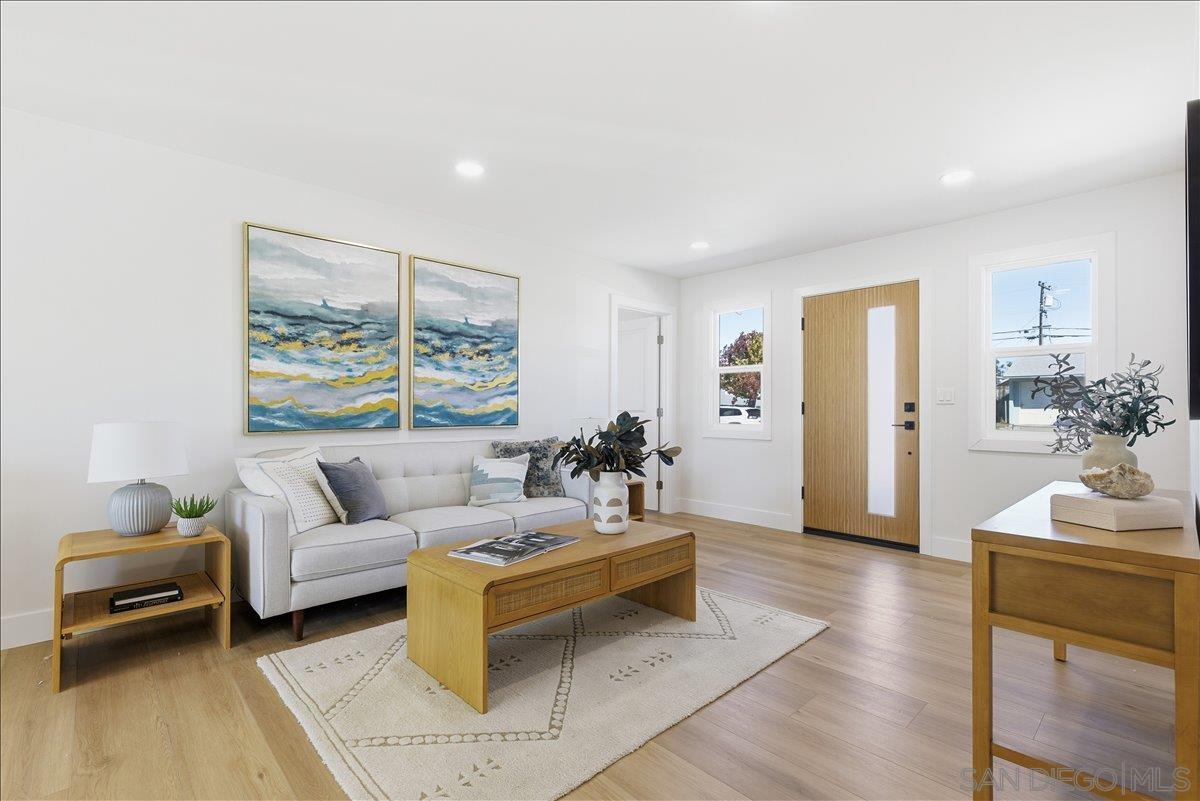 Detail Gallery Image 6 of 29 For 4410  Gila Ave, San Diego,  CA 92117 - 4 Beds | 2 Baths