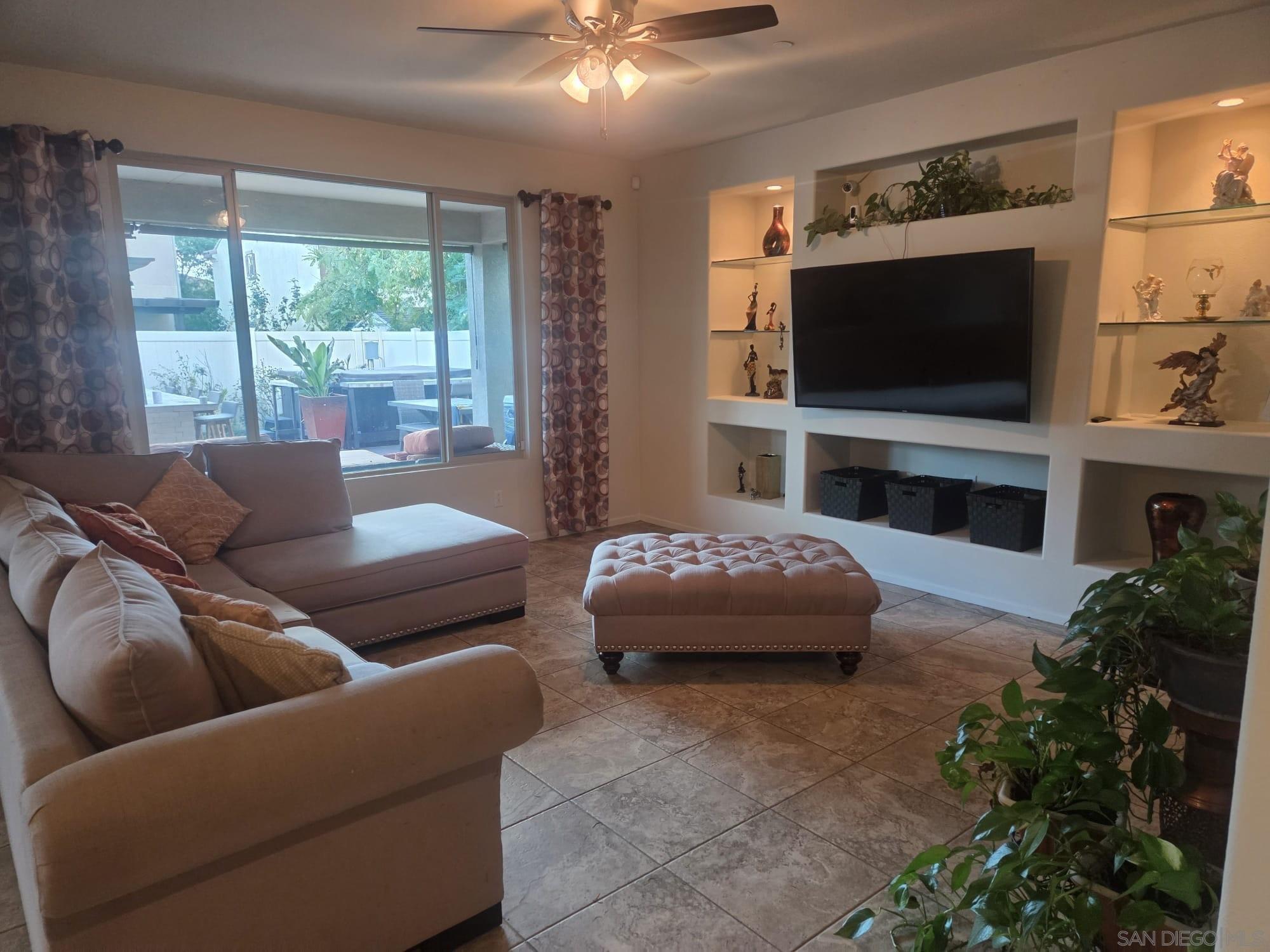 Detail Gallery Image 2 of 18 For 1173  Anza Ct, Perris,  CA 92571 - 5 Beds | 3 Baths