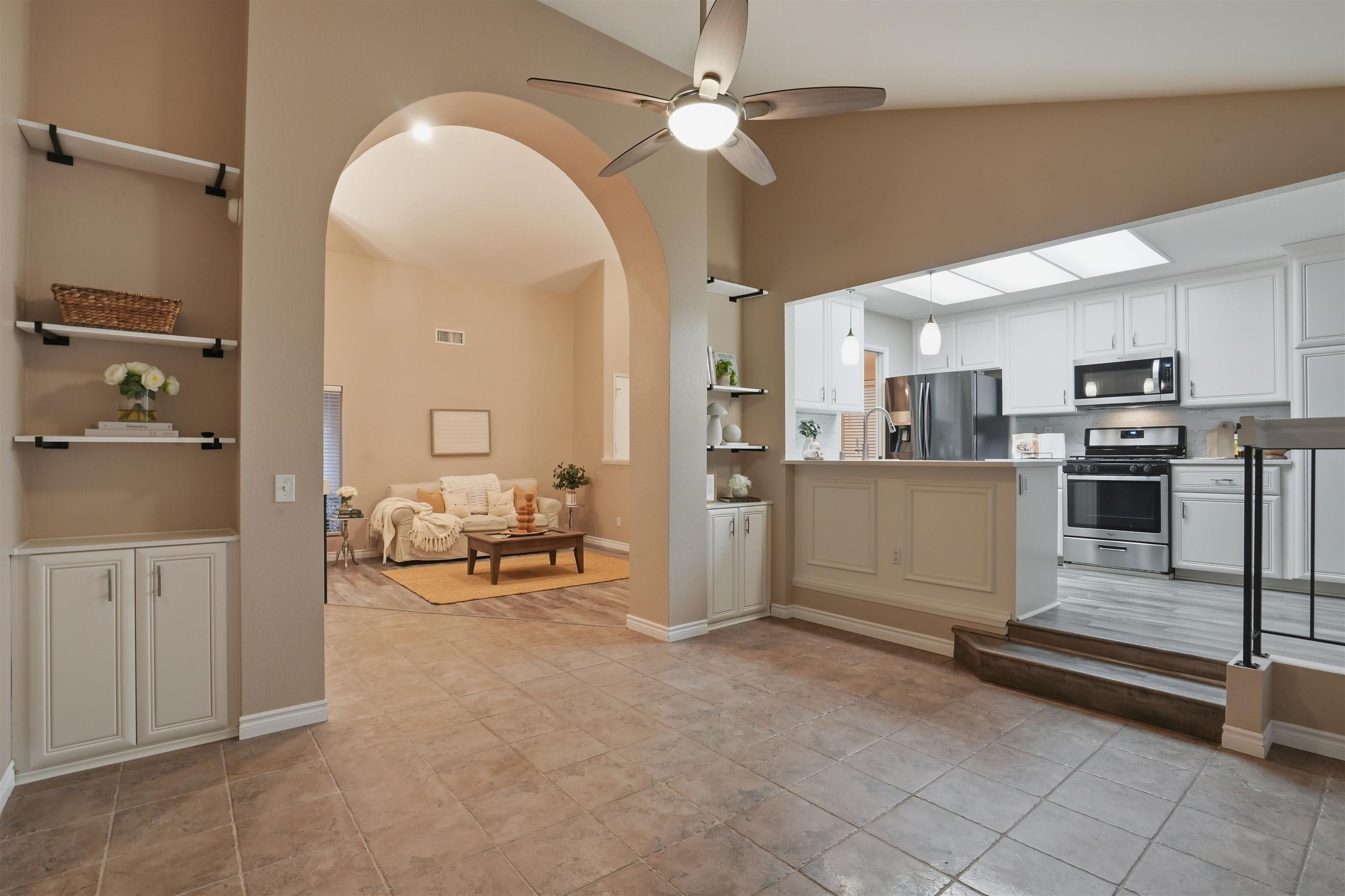 Detail Gallery Image 11 of 26 For 10523  Strathmore Dr, Santee,  CA 92071 - 4 Beds | 2 Baths