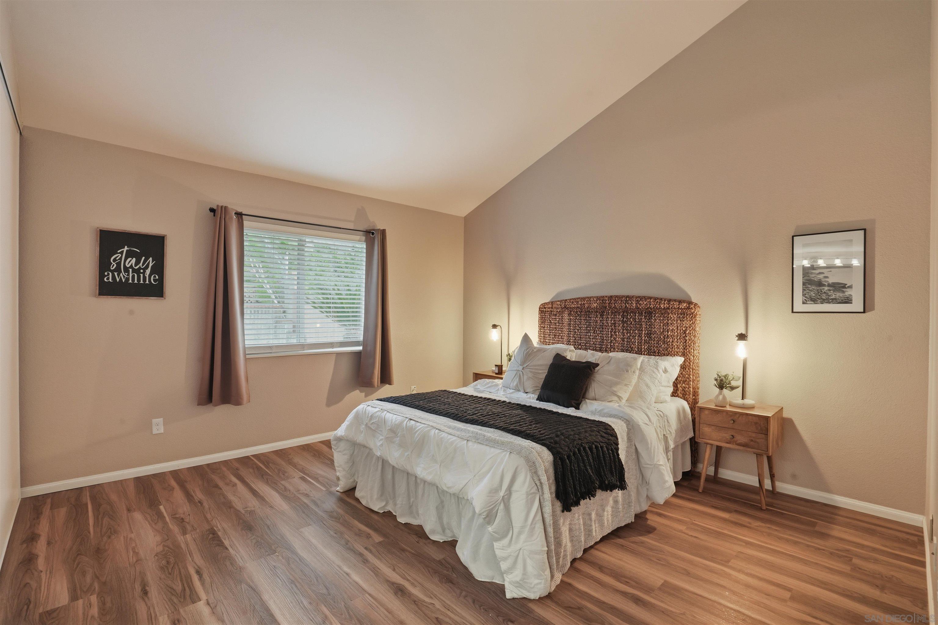 Detail Gallery Image 3 of 26 For 10523  Strathmore Dr, Santee,  CA 92071 - 4 Beds | 2 Baths