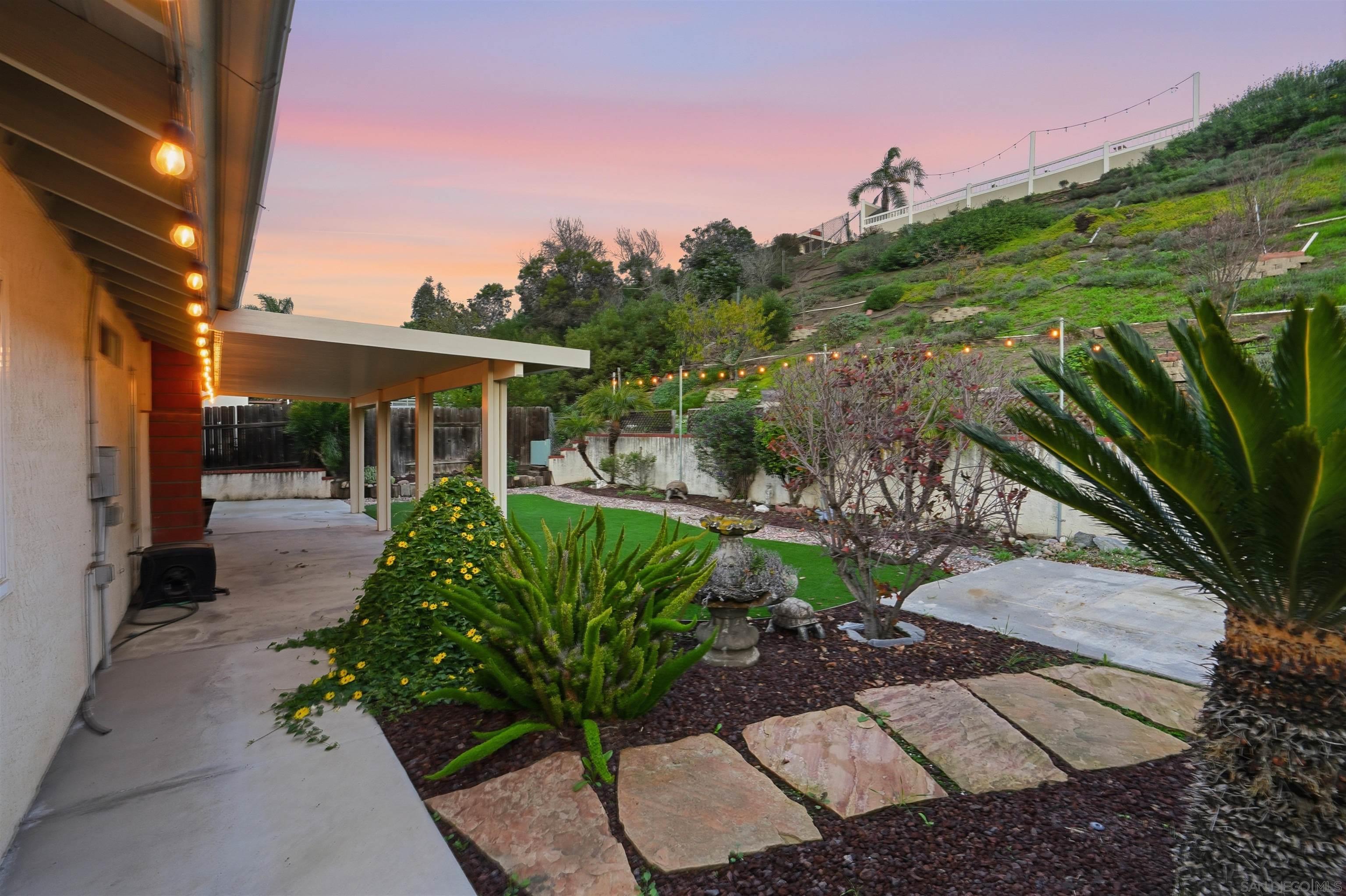 Detail Gallery Image 21 of 26 For 10523  Strathmore Dr, Santee,  CA 92071 - 4 Beds | 2 Baths