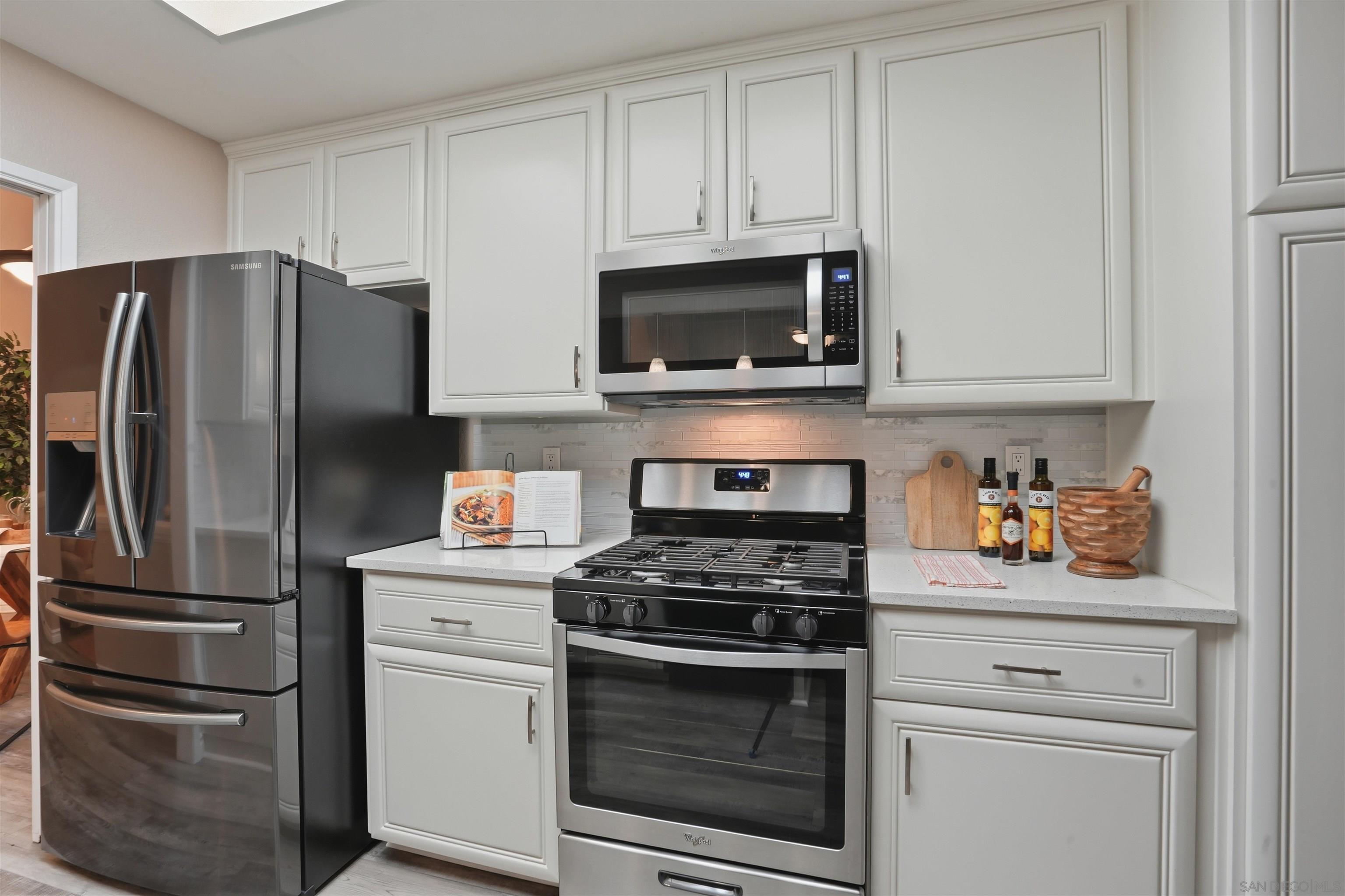 Detail Gallery Image 10 of 26 For 10523  Strathmore Dr, Santee,  CA 92071 - 4 Beds | 2 Baths