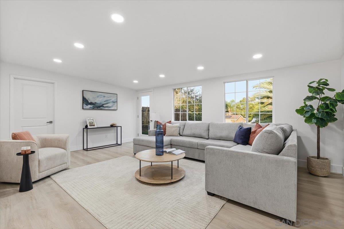 Detail Gallery Image 7 of 19 For 517  Worthington St, Spring Valley,  CA 91977 - 4 Beds | 2 Baths