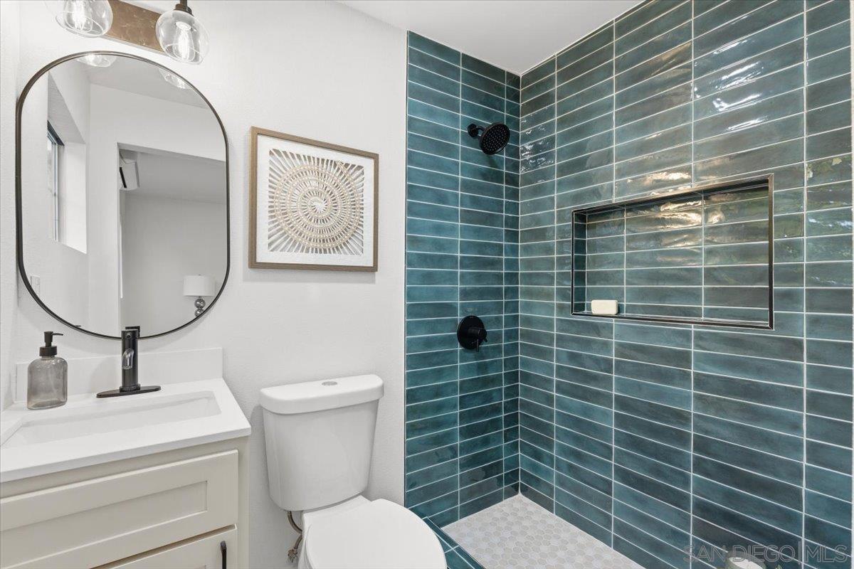 Detail Gallery Image 10 of 19 For 517  Worthington St, Spring Valley,  CA 91977 - 4 Beds | 2 Baths