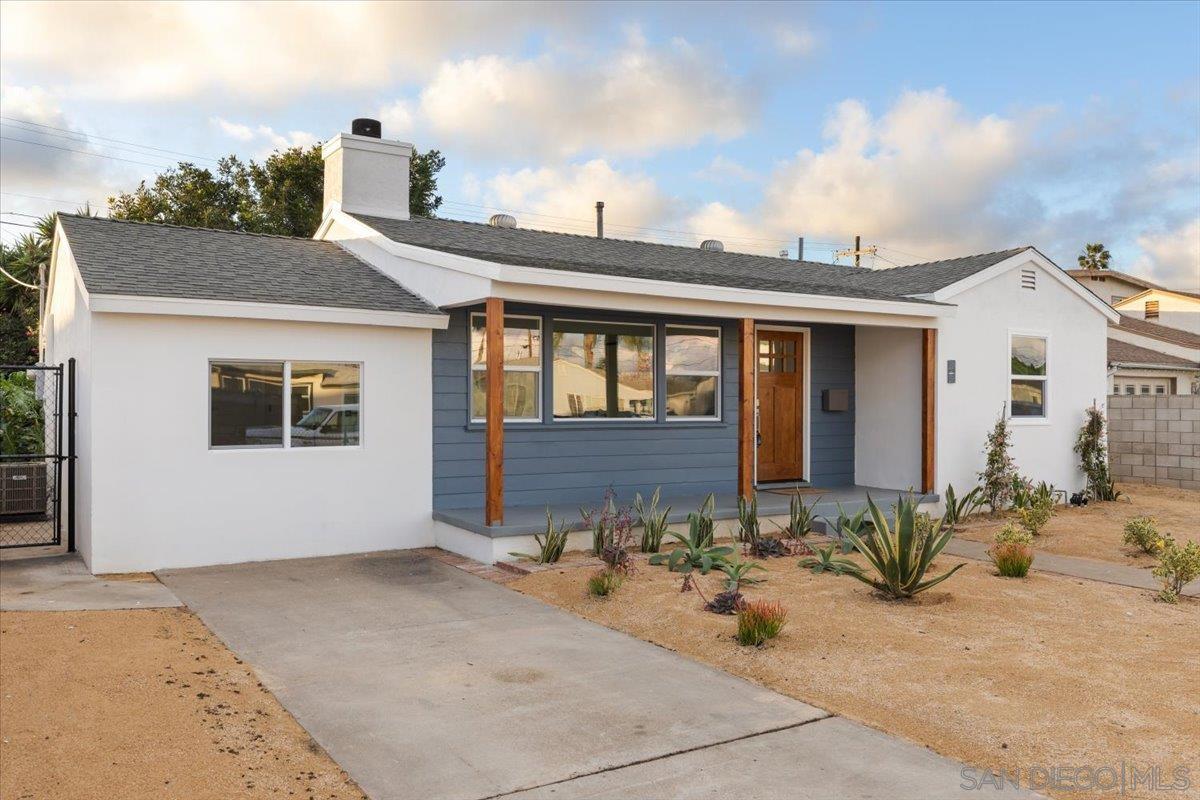 Detail Gallery Image 3 of 17 For 1250  8th St, Imperial Beach,  CA 91932 - 3 Beds | 2 Baths